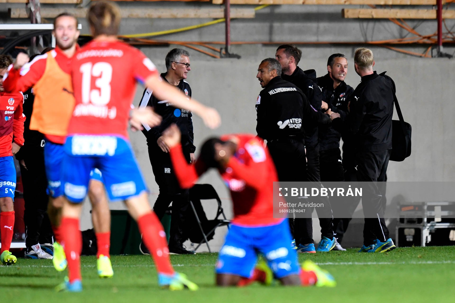 Helsingborgs manager Henrik Larsson jublar