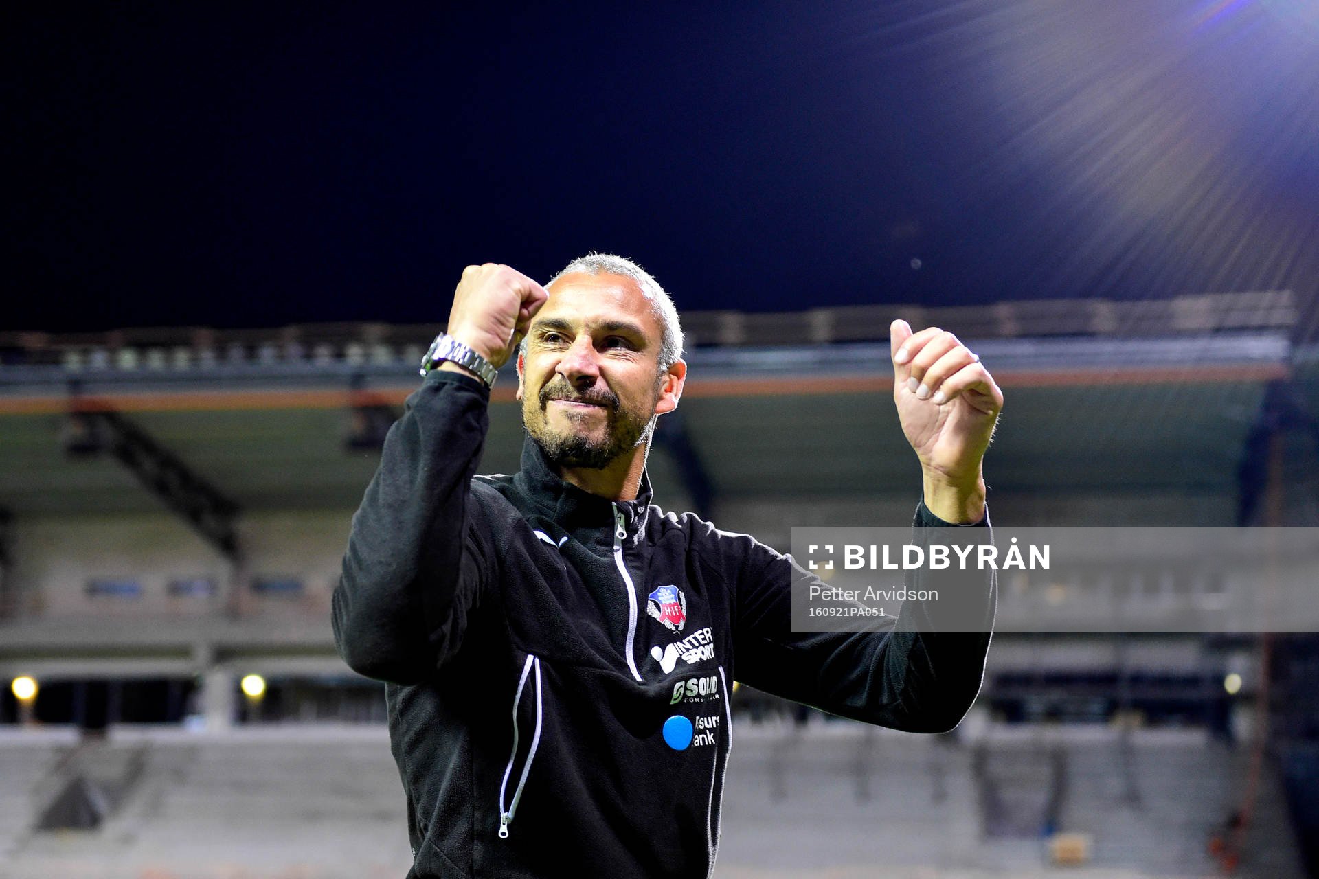 Helsingborgs manager Henrik Larsson jublar