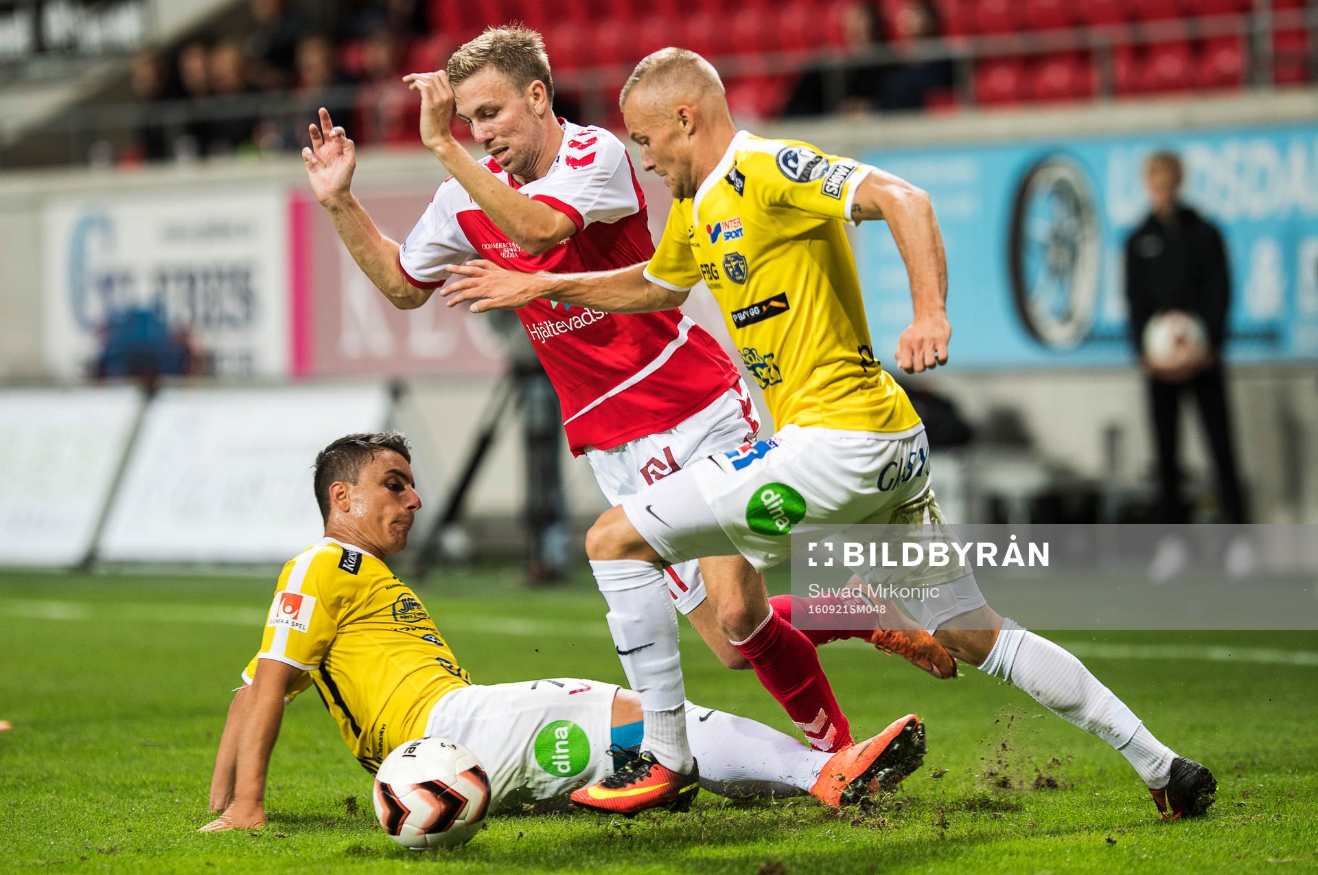 Kalmars Jonathan Ring och Falkenbergs Kamal Mustafa samt