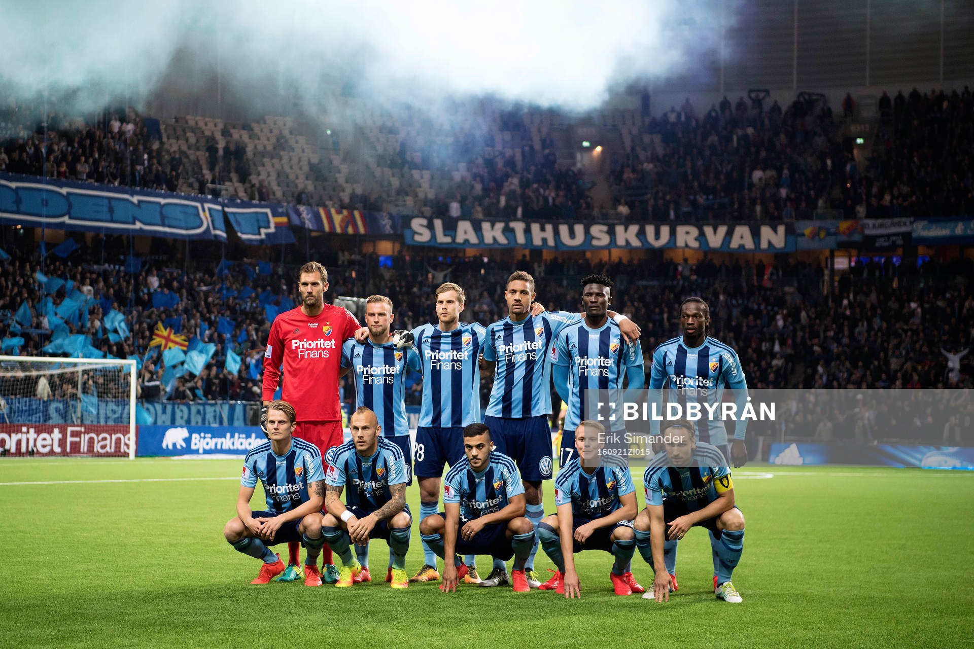 Djurgårdens spelare ställer upp för ett lagfoto inför fotbollsmatchen i Allsvenskan mellan Djurgården och AIK den 21 september 2016 i Stockholm.