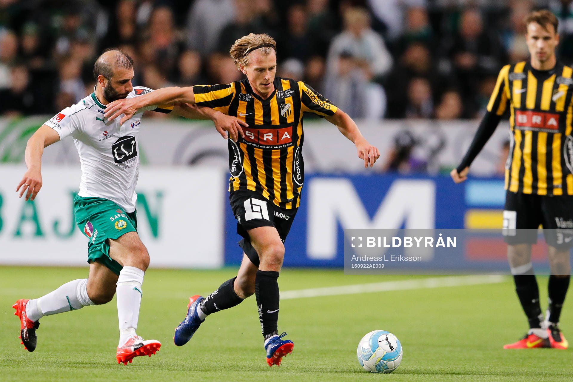 Hammarbys Kennedy Bakircioglu och Häckens Rasmus Schuller