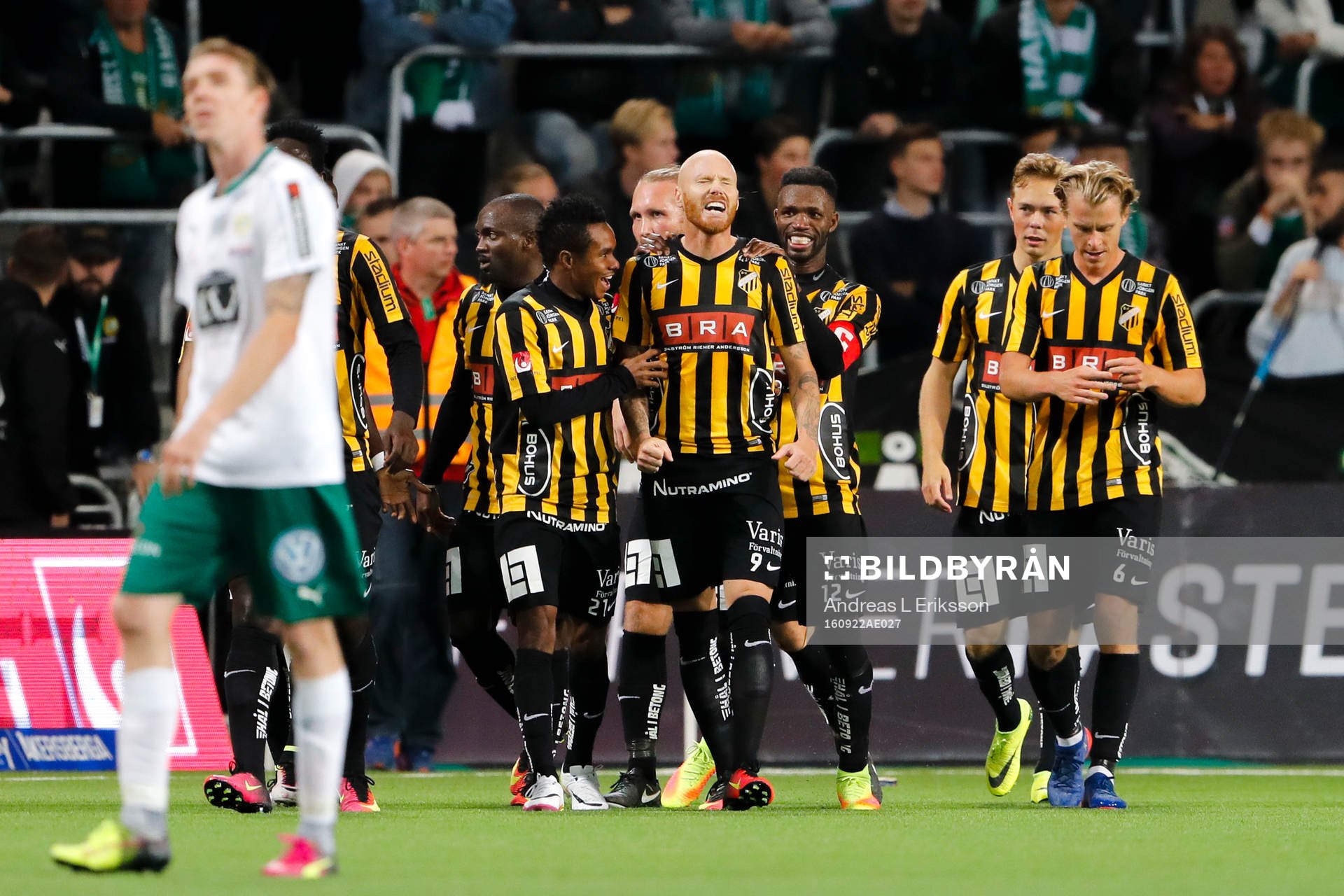 Häckens Alexander Farnerud jublar