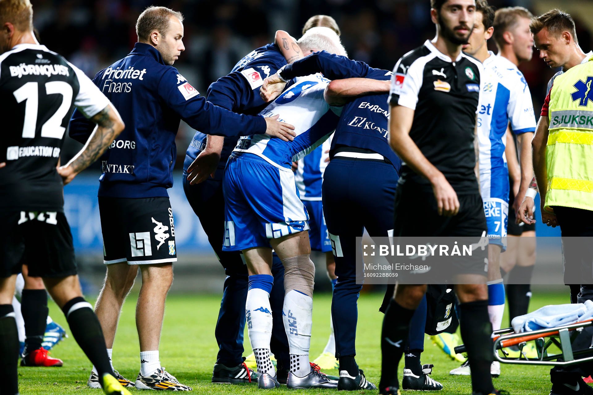 IFK Göteborgs Sören Rieks tvingas lämna planen
