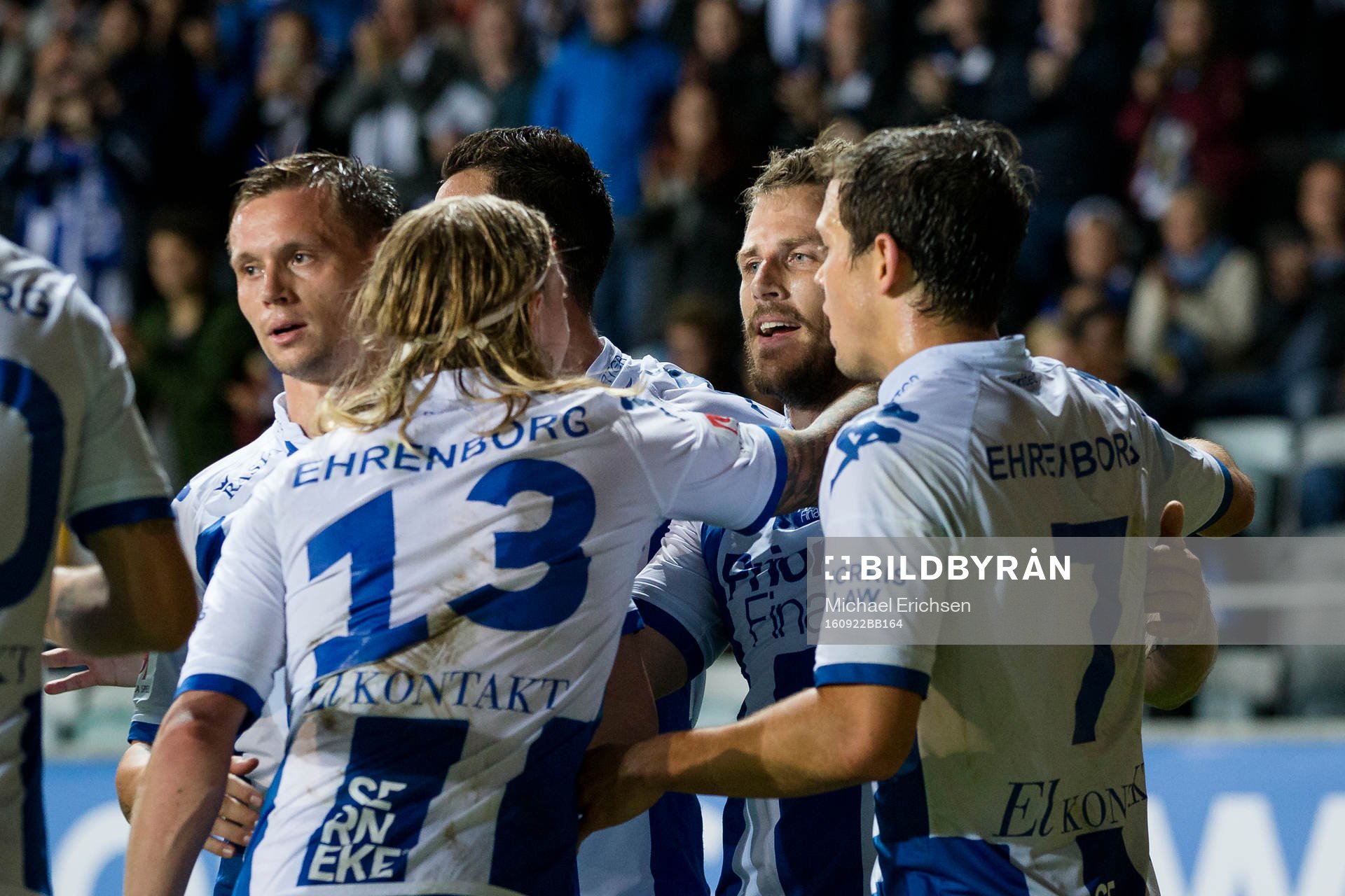IFK Göteborgs Elias Mar Omarsson omfamnar Tobias Hysén