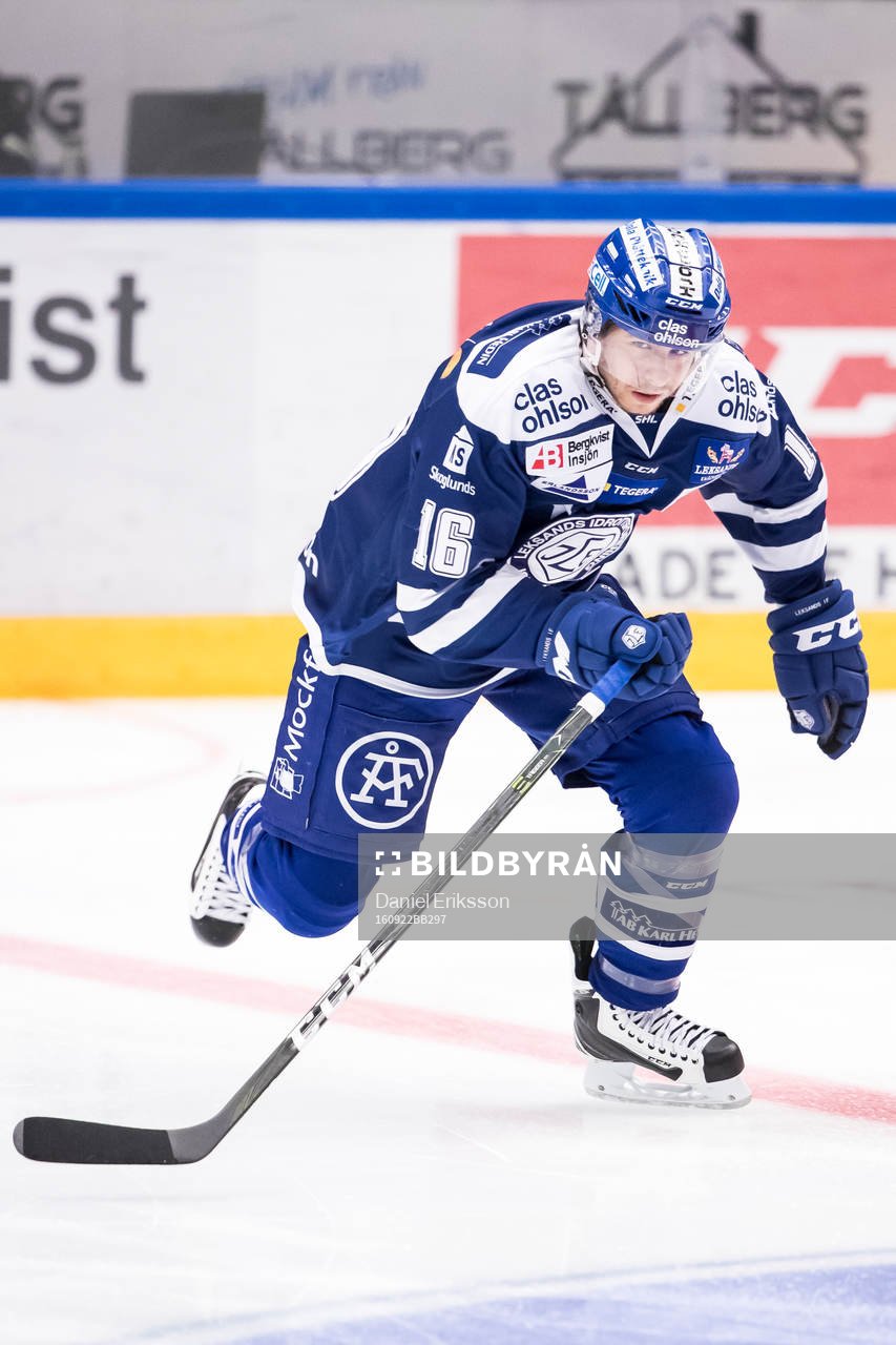 Leksands János Hári  i ishockeymatchen i SHL mellan