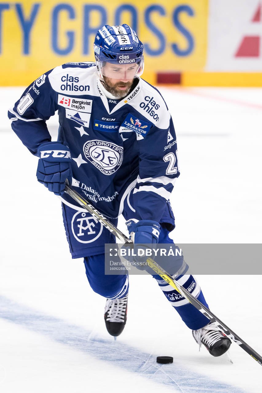 Leksands Tommi Paakkolanvaara  i ishockeymatchen i SHL