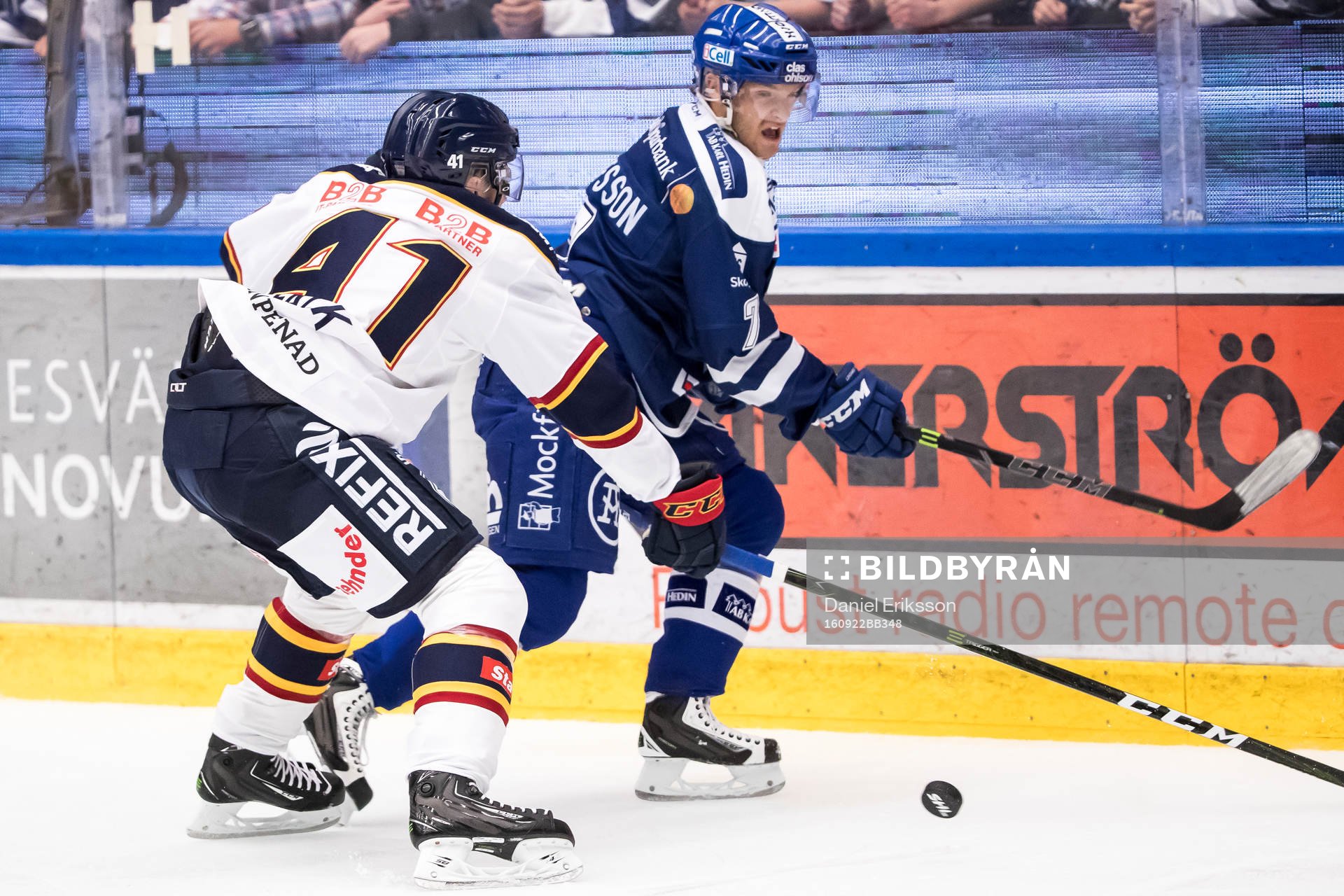 Djurgårdens Alexander Falk och Leksands Johan Olofsson i