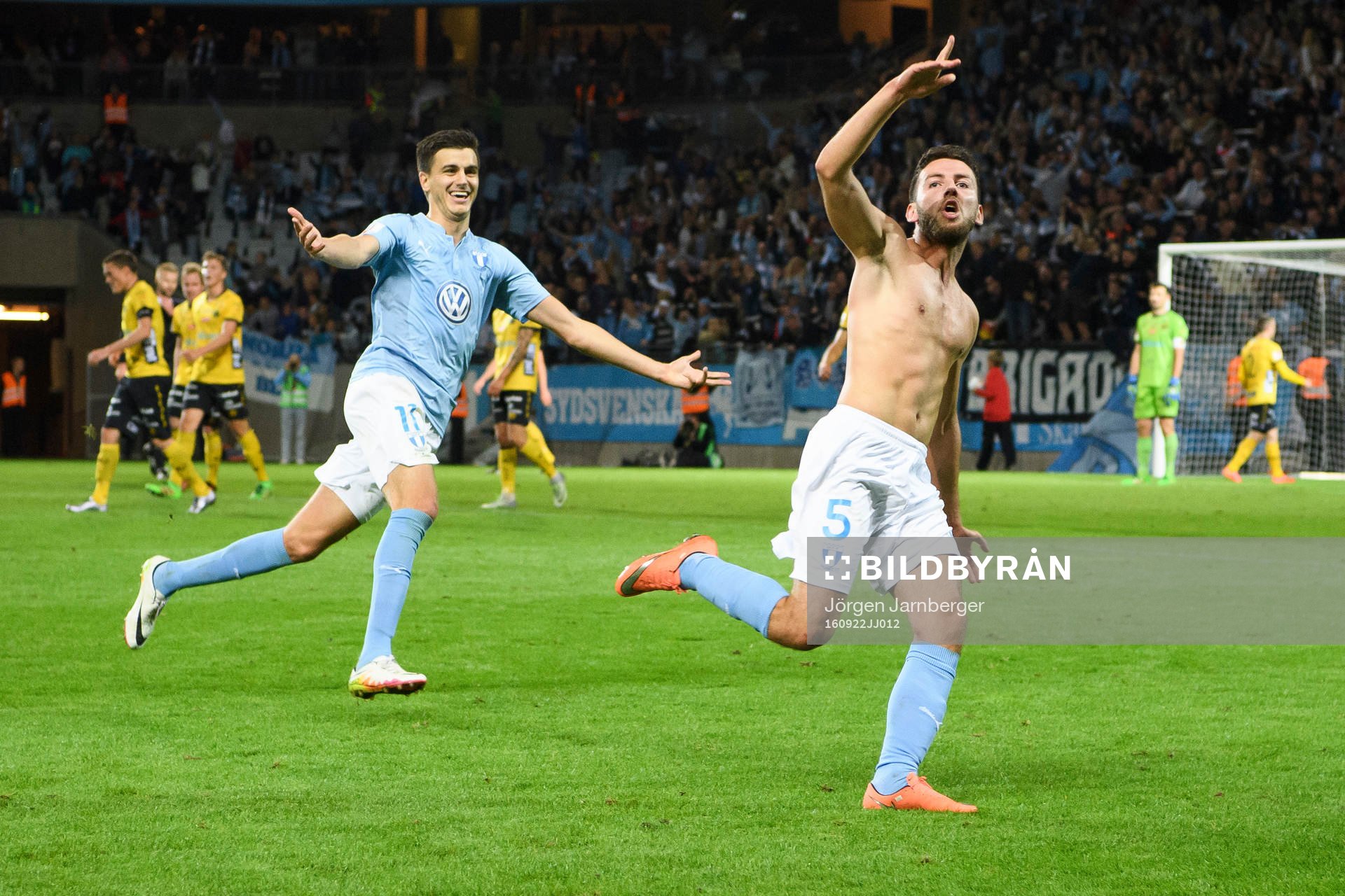 Malmö FFs Erdal Rakip jobbar