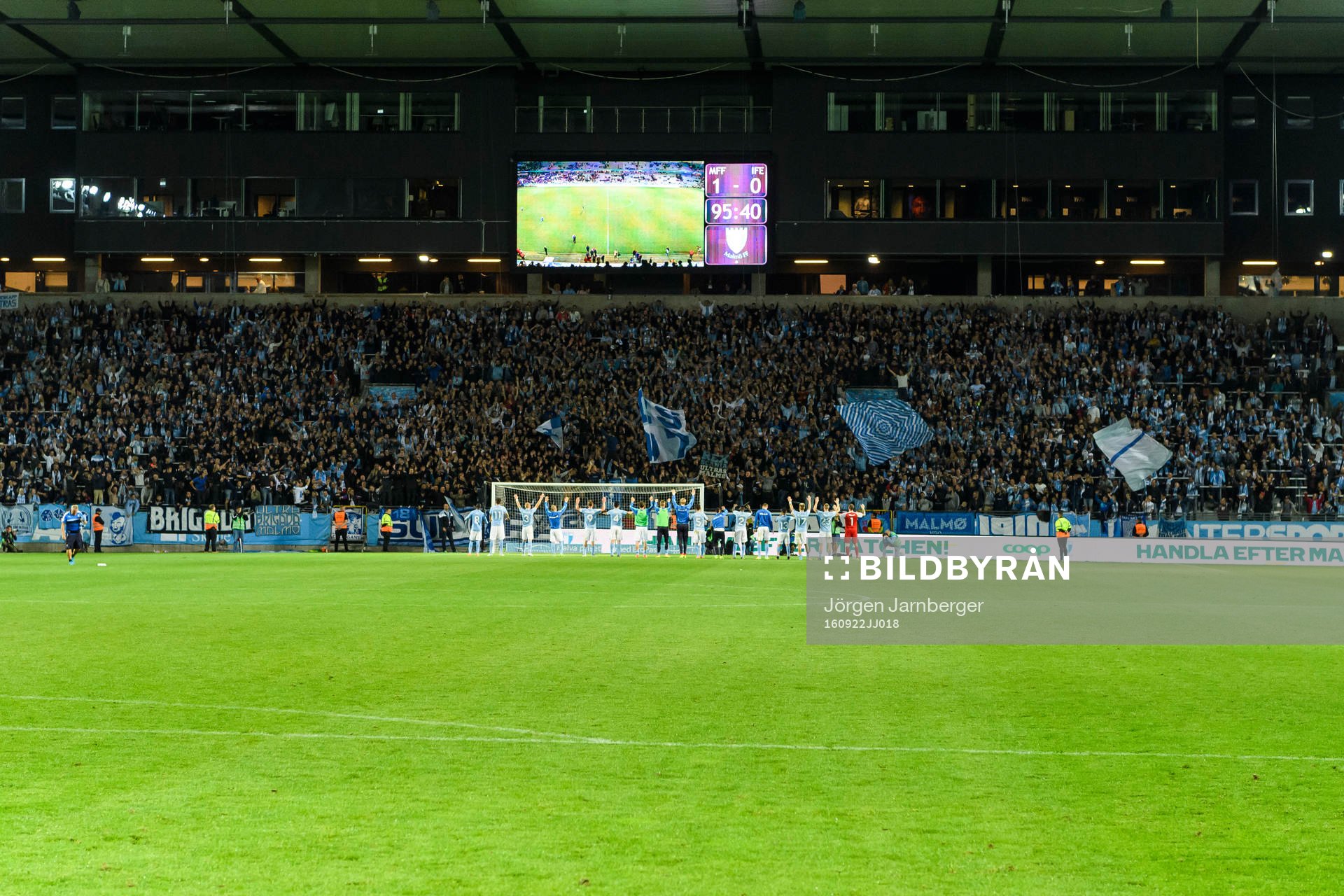 Malmö FFs spelare tackar publiken