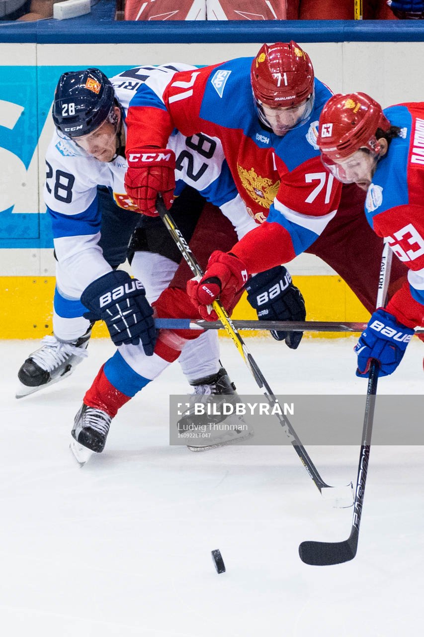 Finlands Lauri Korpikoski och Rysslands Evgeni Malkin och