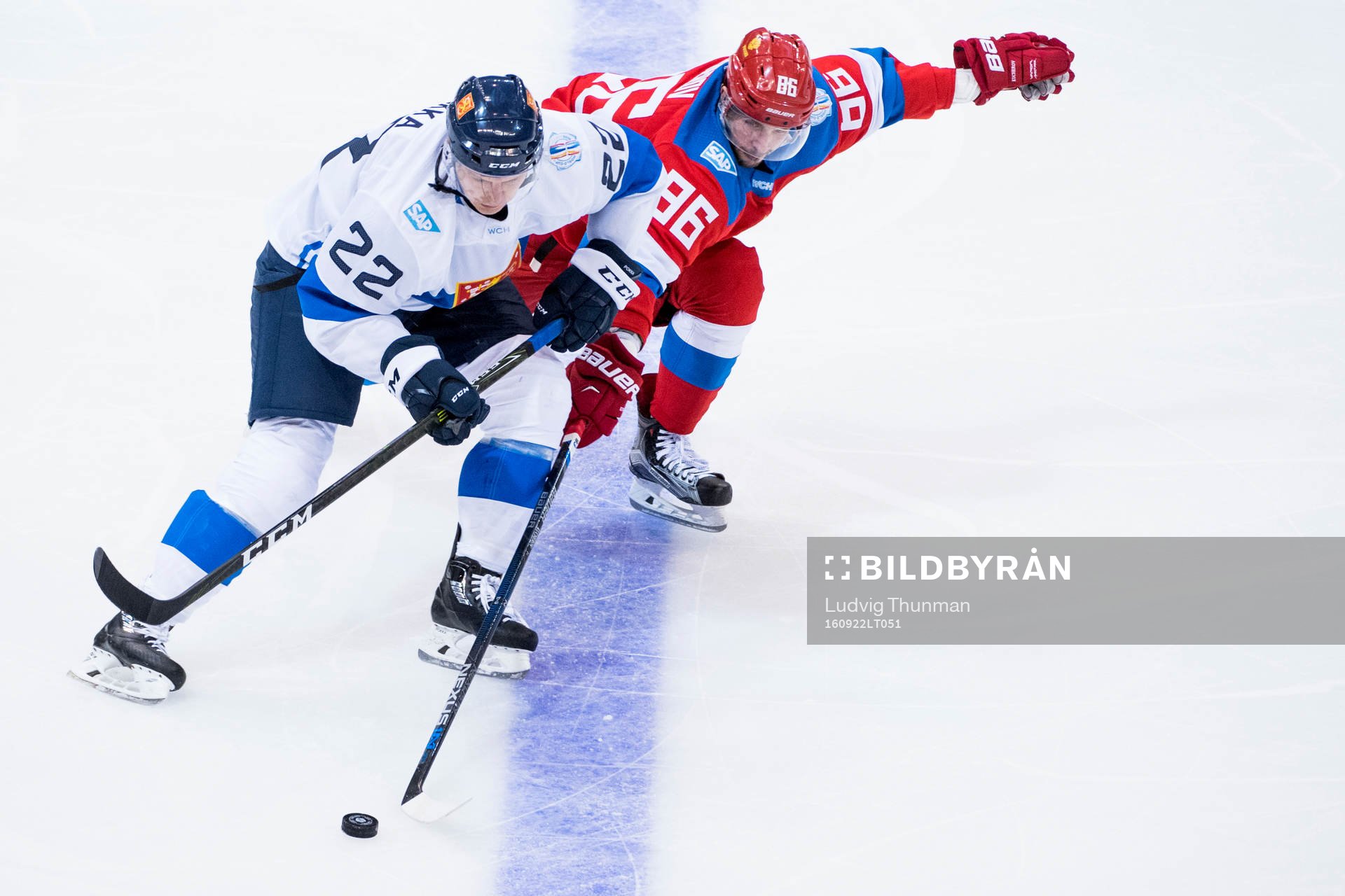 Finlands Ville Pokka och Rysslands Nikita Kucherov