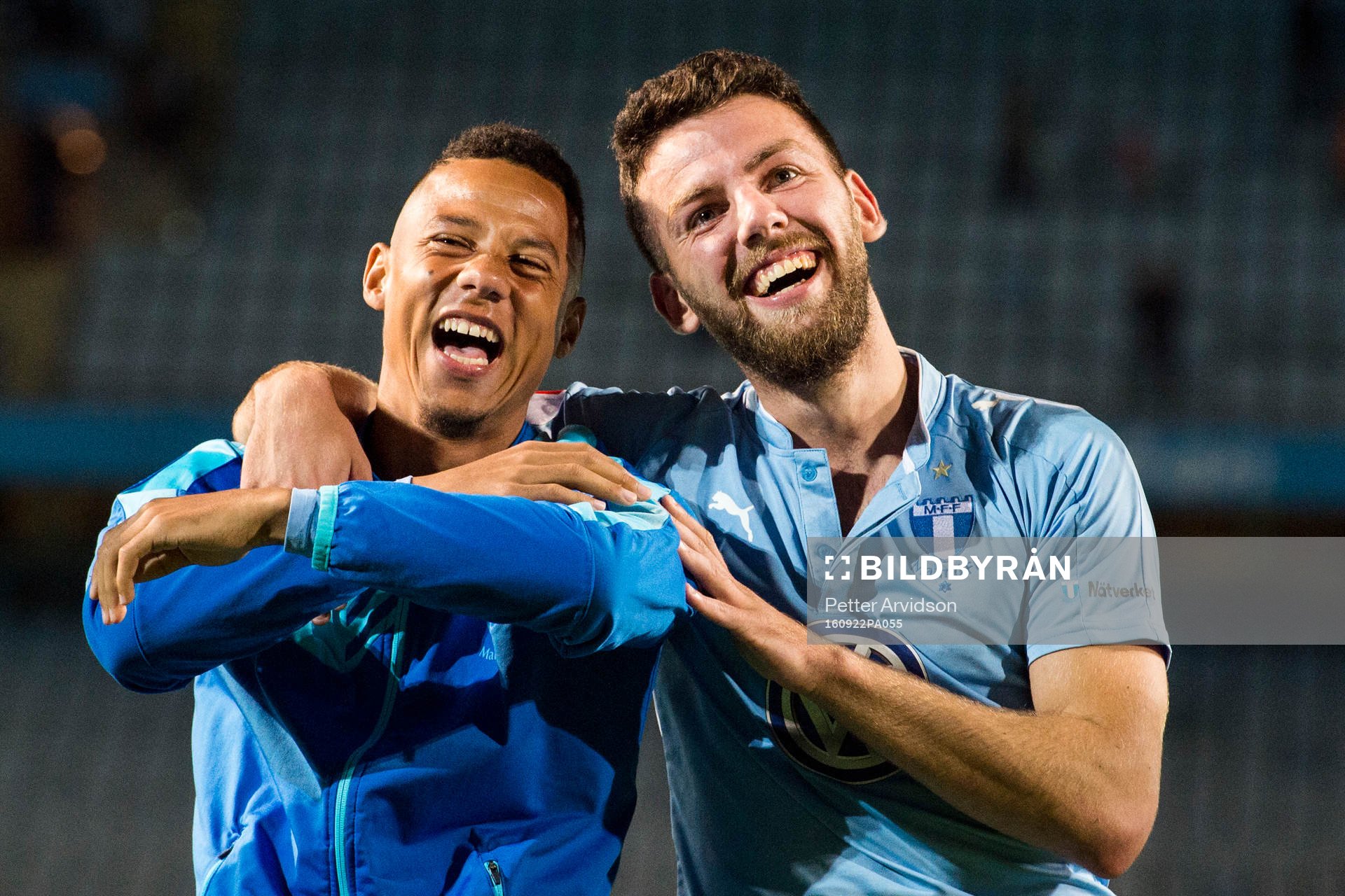 Malmö FFs Tobias Sana och Erdal Rakip jublar efter fotbollsmatchen i Allsvenskan mellan Malmö FF och Elfsborg den 22 september 2016 i Helsingborg.