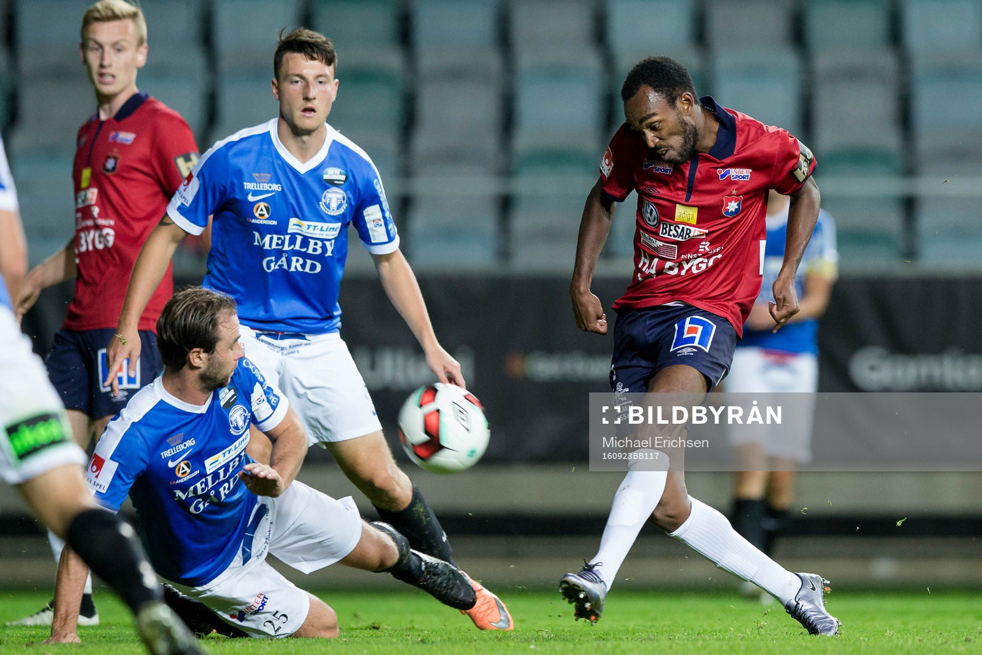 3 Örgrytes David Johansson skjuter ett skott