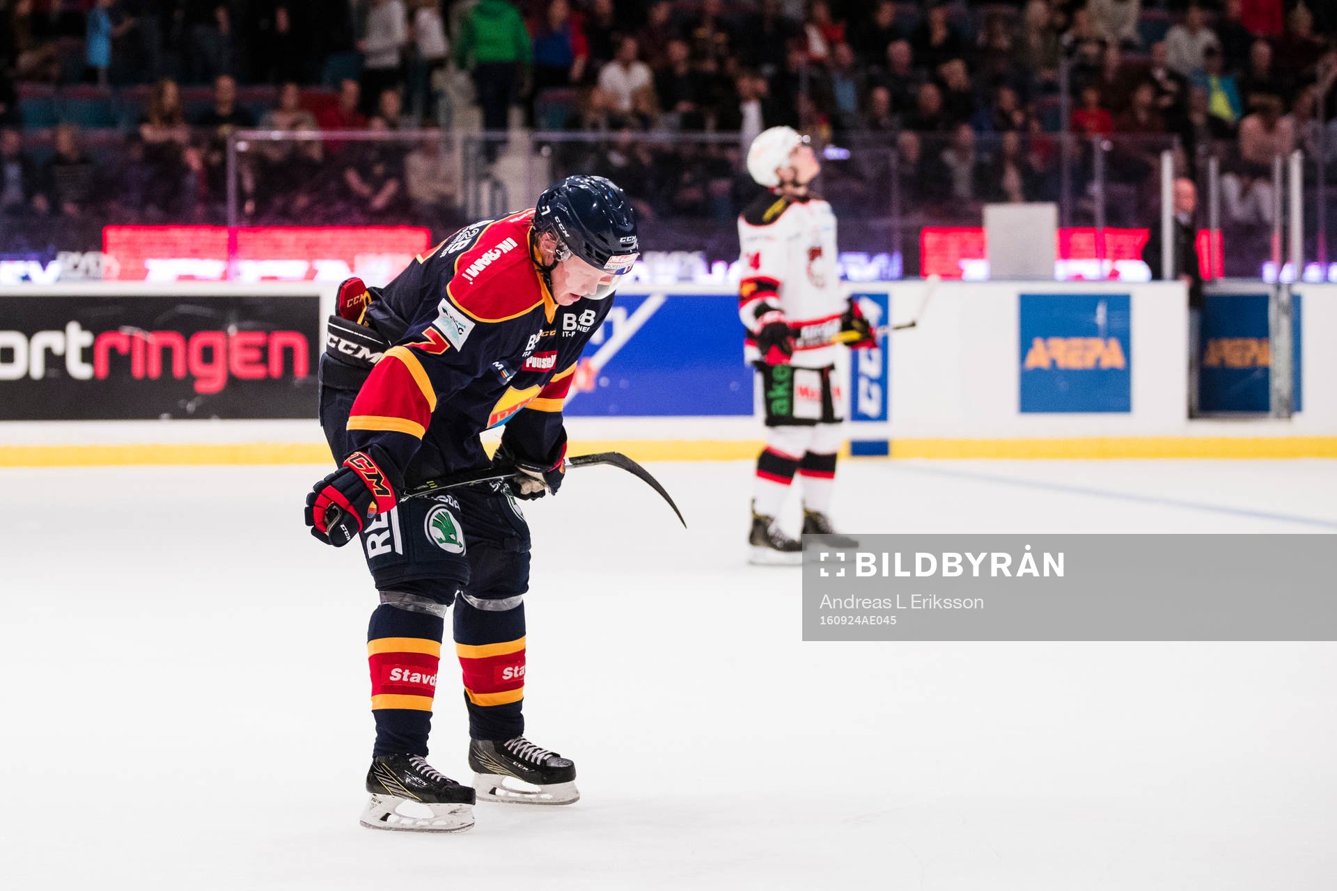 Djurgårdens Emil Johansson hänger med huvudet