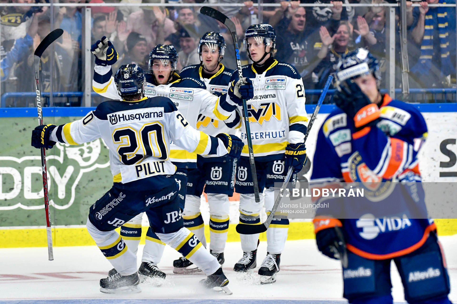 s Filip Sandberg jublar