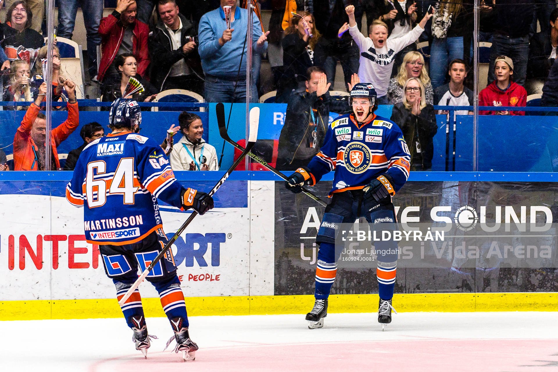 Växjös Dennis Everberg jublar