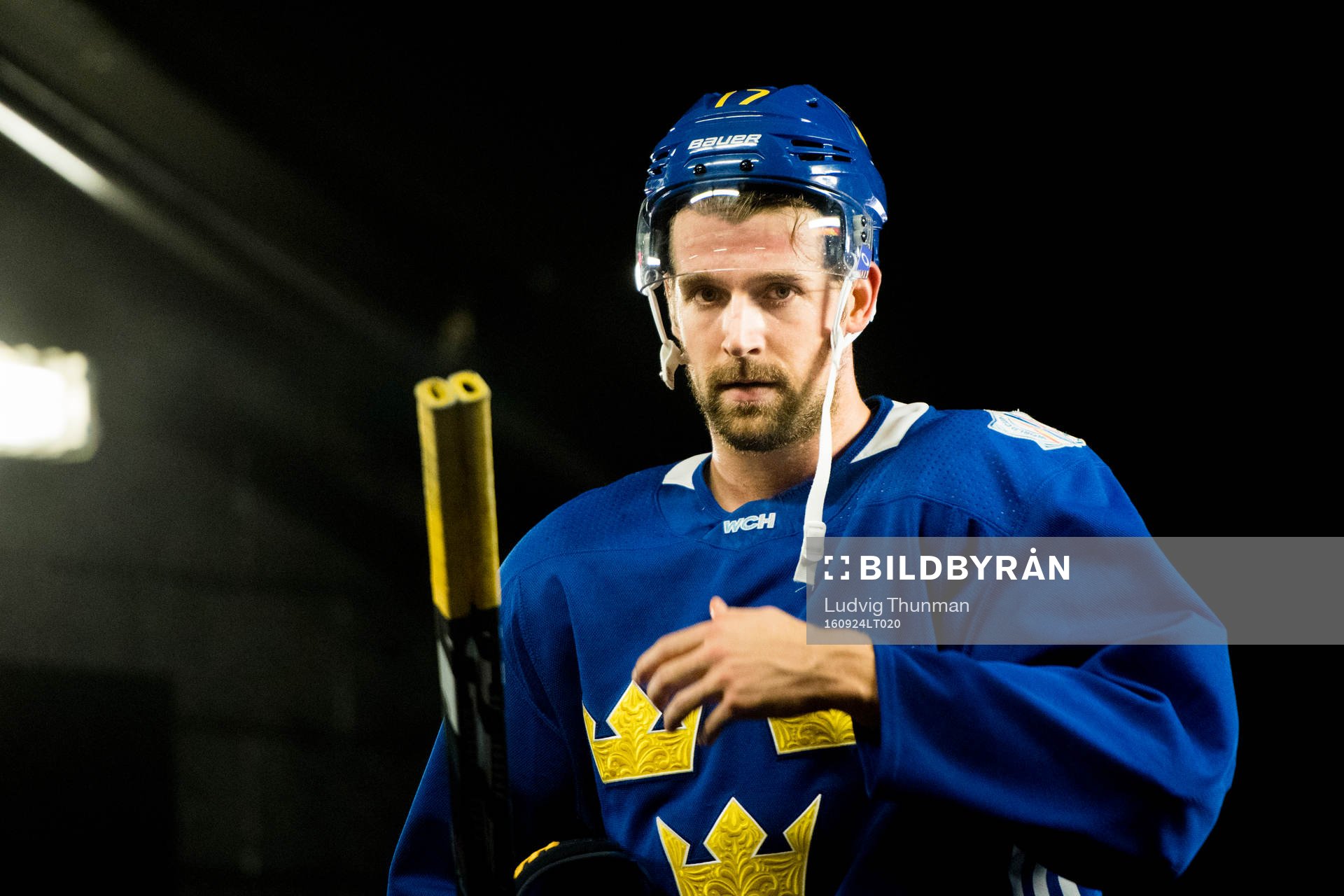 Sveriges Patrik Berglund lämnar Sveriges ishockeylandslags