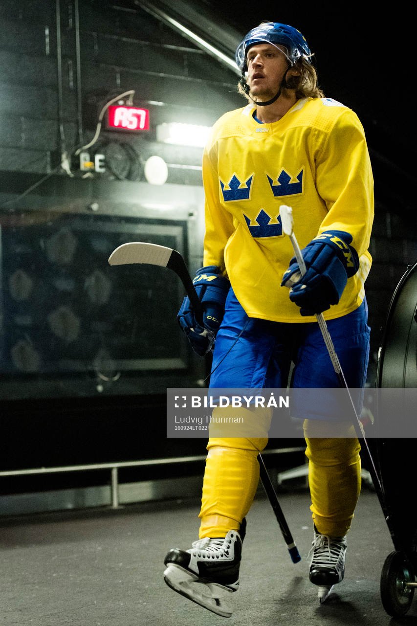 Sveriges Carl Hagelin lämnar Sveriges ishockeylandslags