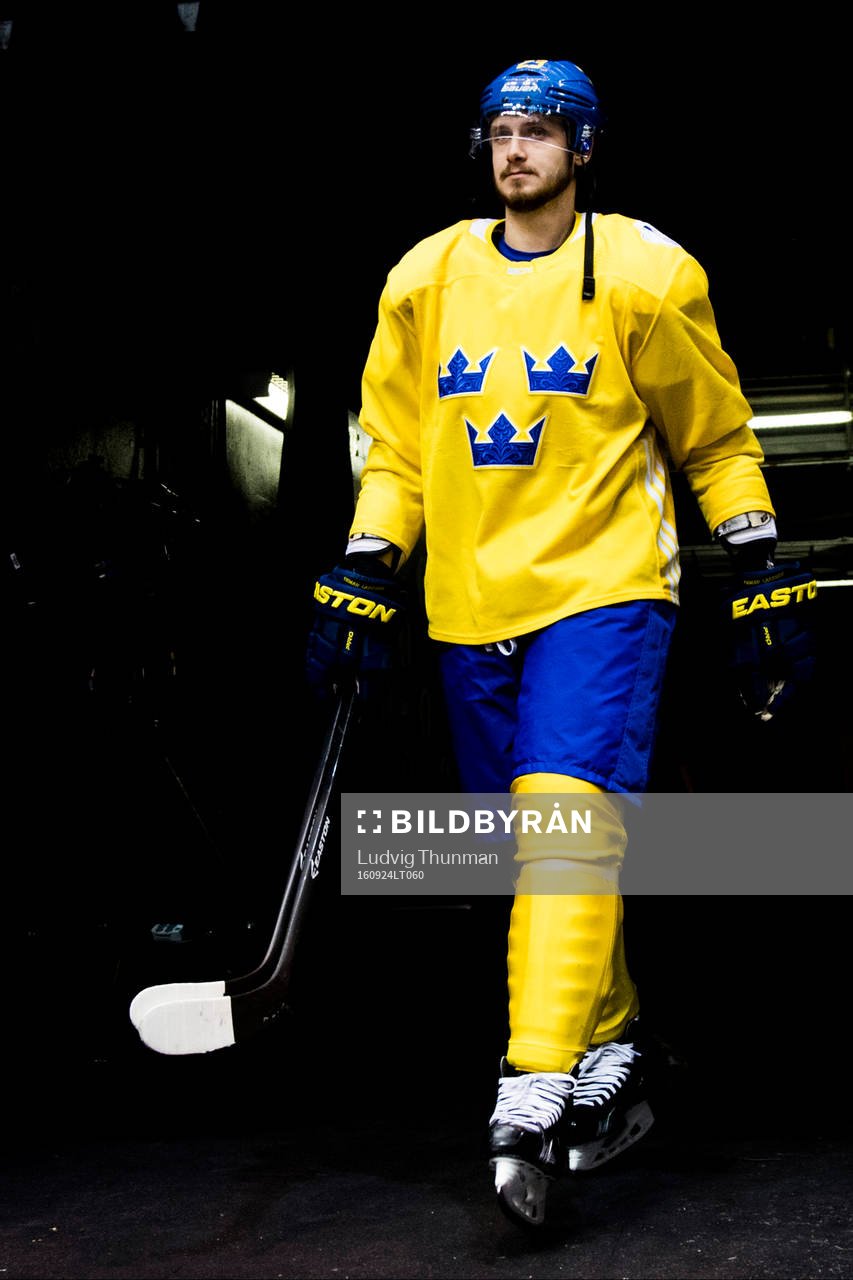 Sveriges Oliver Ekman Larsson kommer ut till Sveriges
