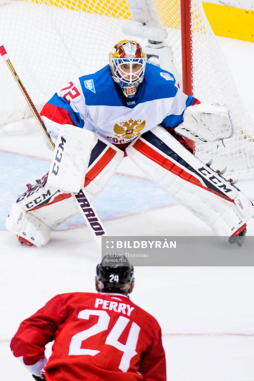 Rysslands målvakt Sergei Bobrovsky och Kanadas Corey Perry