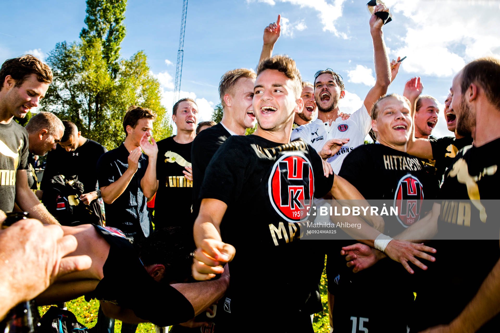 Hittarps spelare jublar