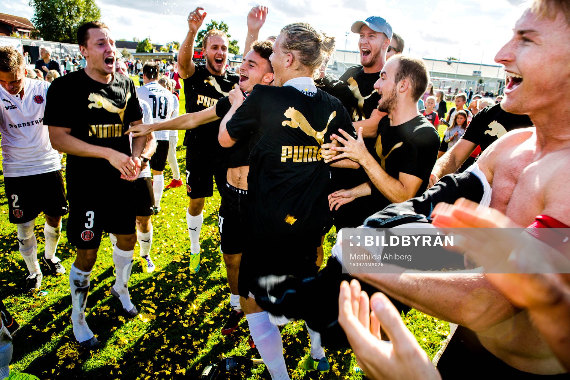 Hittarps spelare jublar
