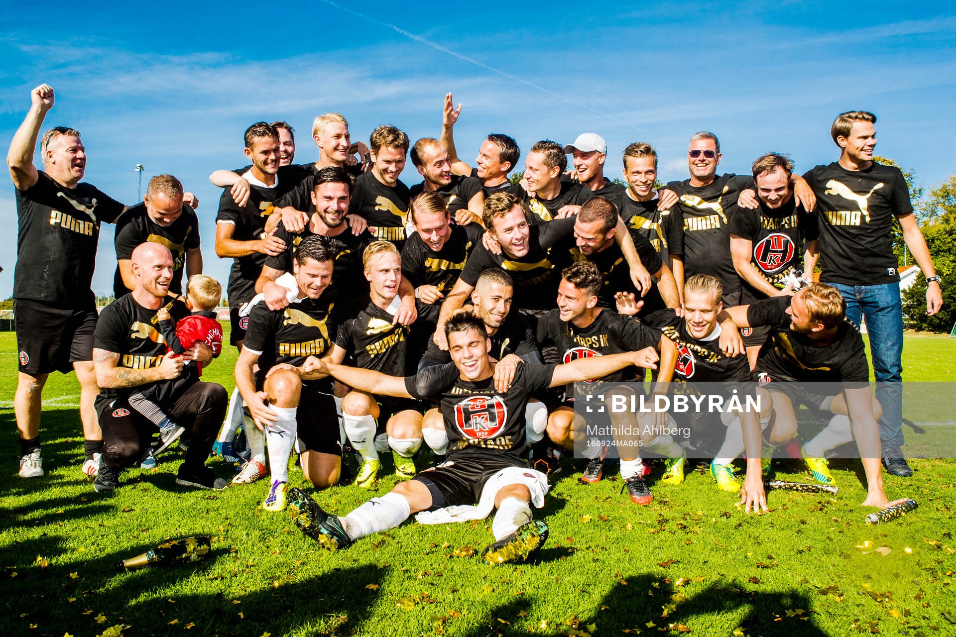 Hittarps spelare jublar