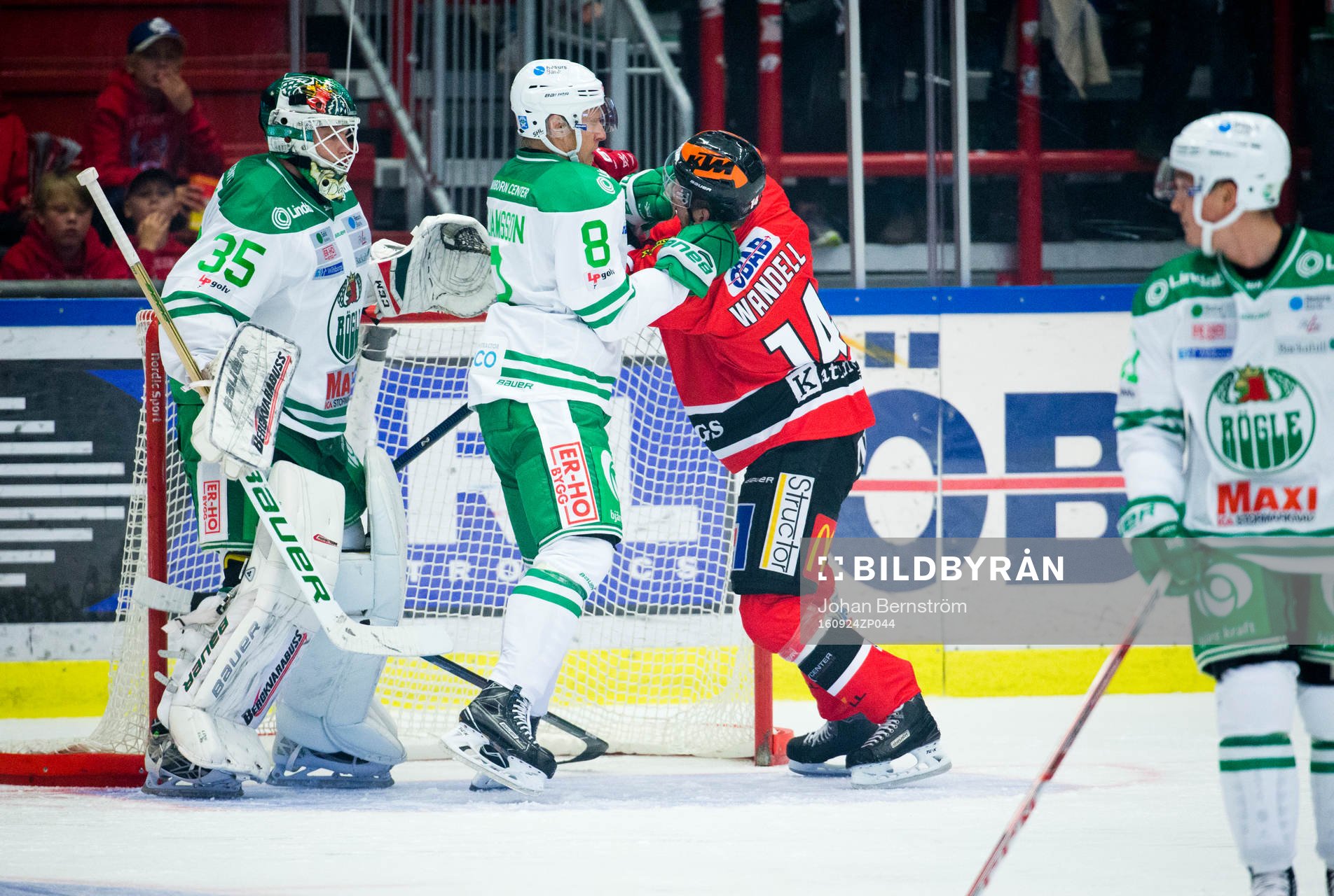 Rögles målvakt Oscar Dansk, Jesper Williamsson och