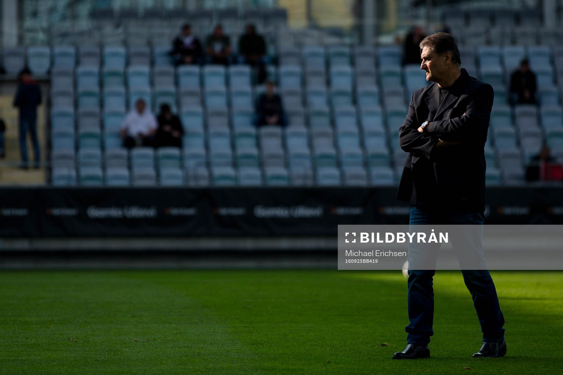 Ljungskiles tränare Zoran Lukic  innan fotbollsmatchen i