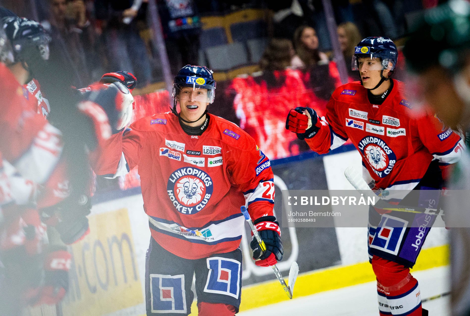 Linköpings Philip Rondahl jublar vid 2-1 målet