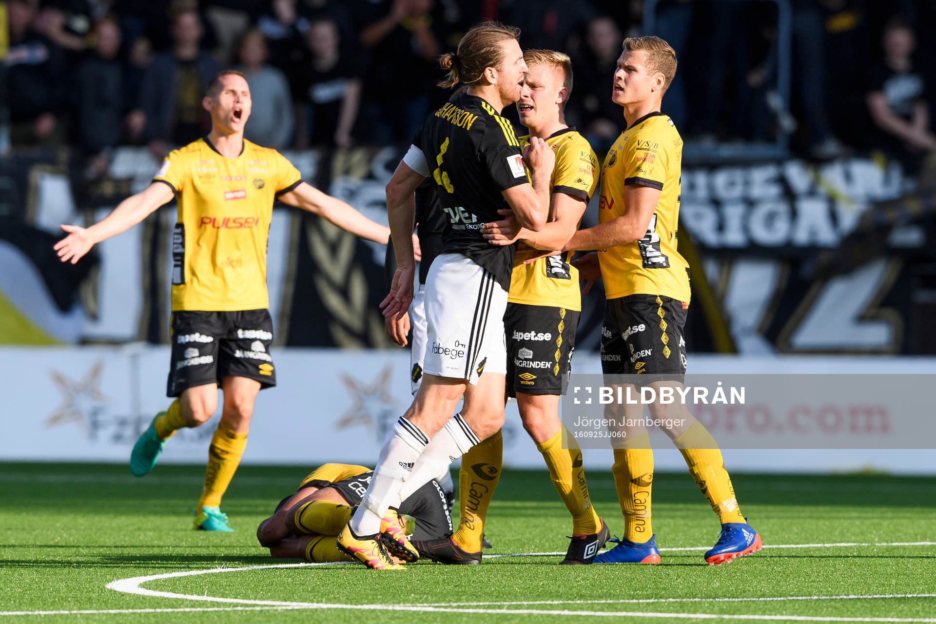 s Nils-Eric Johansson och Elfsborgs Per Frick och Viktor