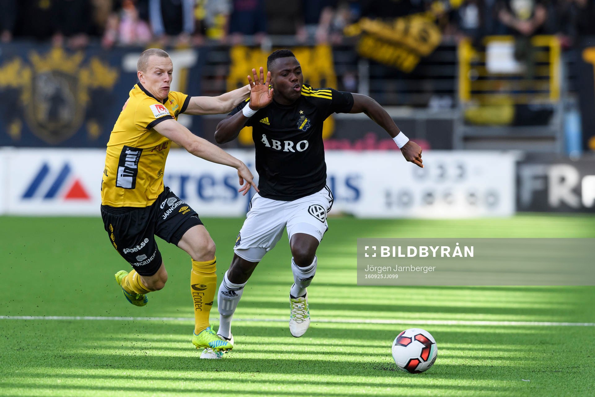 s Patrick Kpozo och Elfsborgs Daniel Gustavsson
