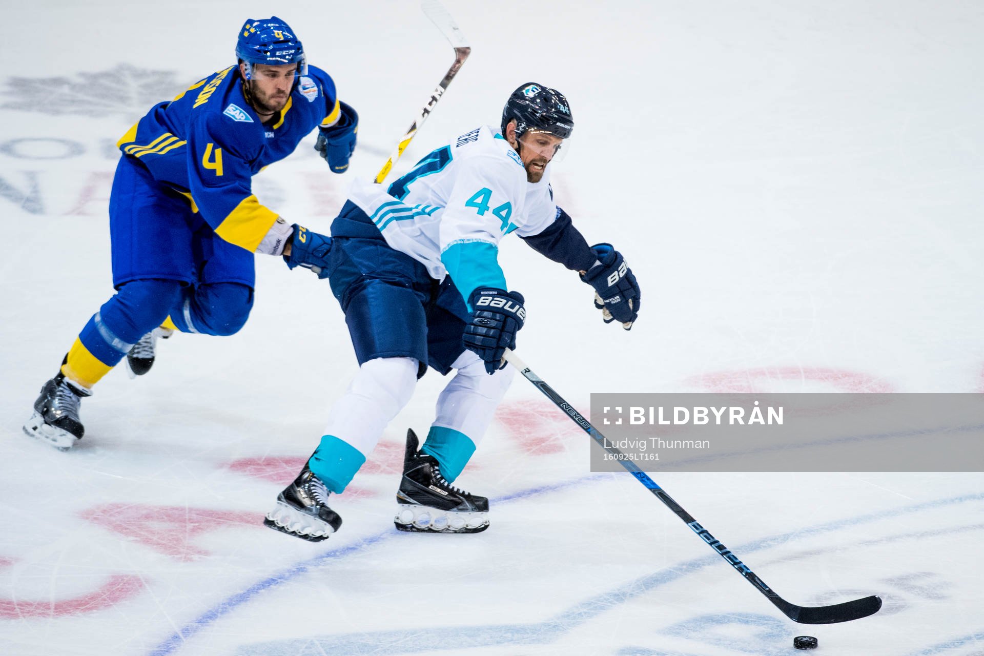 Sveriges Niklas Hjalmarsson och Europas Dennis Seidenberg