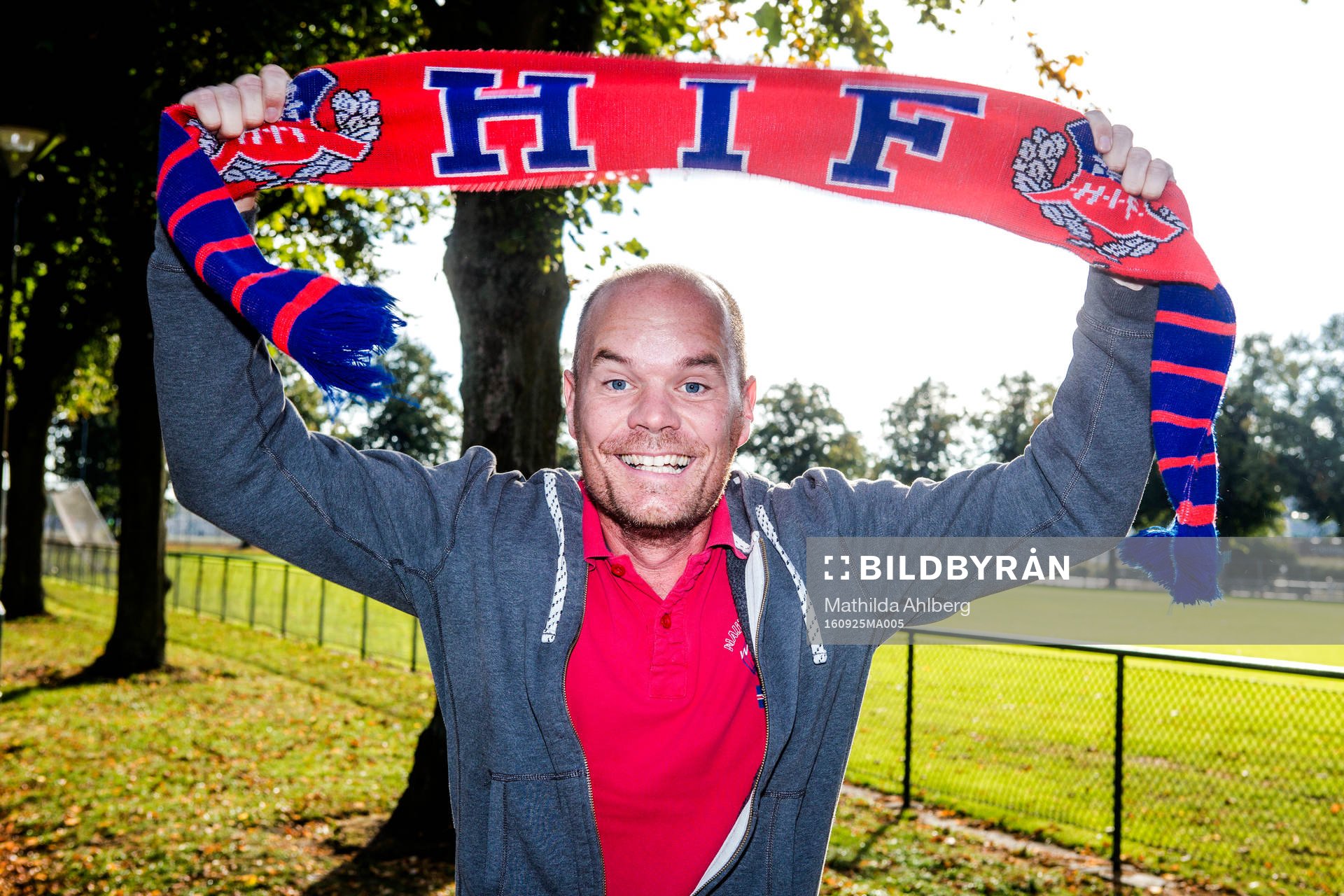 Helsingborgs supporter utanför arenan