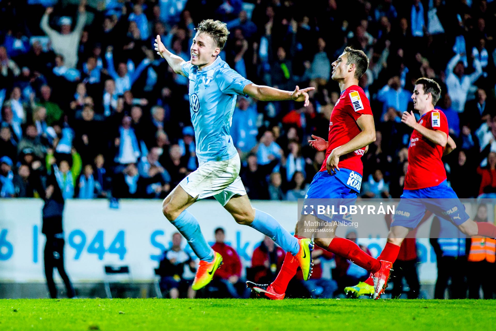 Malmö FFs Mattias Svanberg jublar