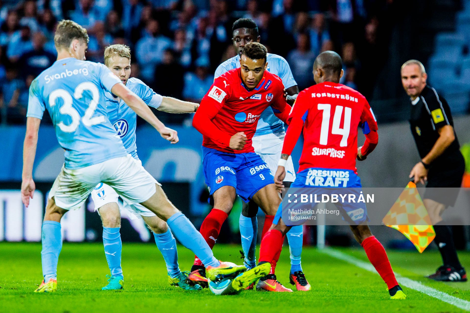 Malmö FFs Mattias Svanberg och Oscar Lewicki stoppar