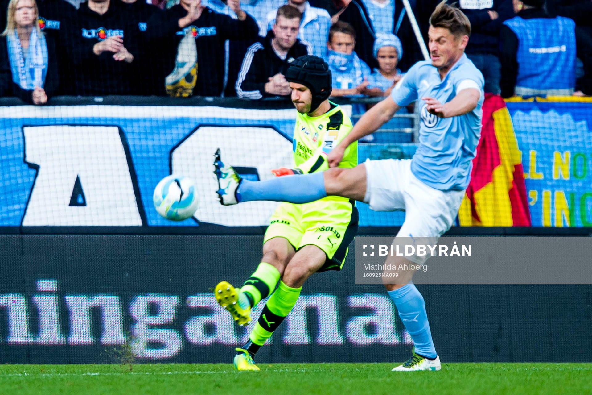Helsingborgs målvakt Matt Pyzdrowski och Malmö FFs Markus