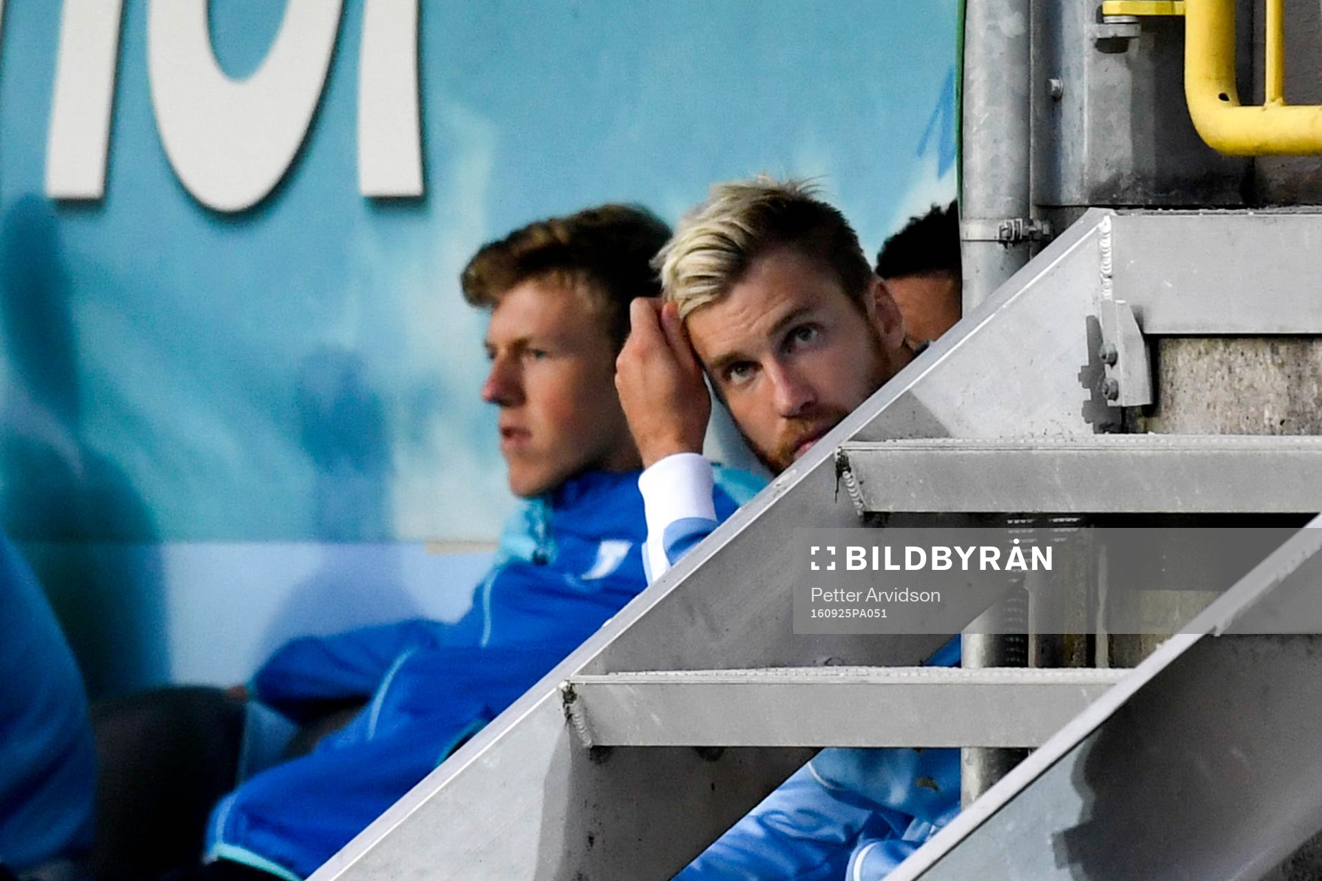 Malmö FFs Rasmus Bengtsson utbytt i halvtid skadad
