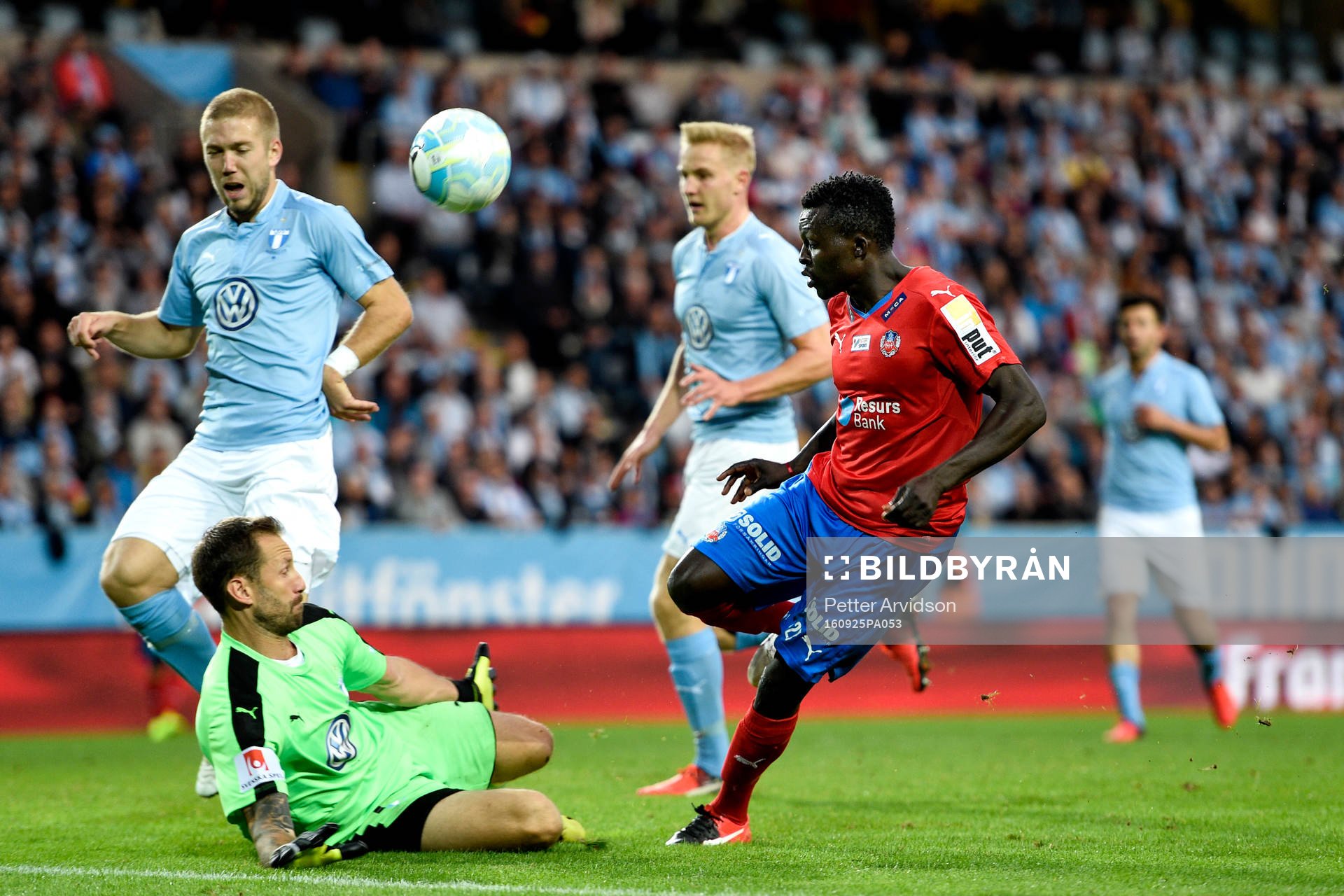Helsingborgs Lalawélé Atakora och Malmö FFs målvakt