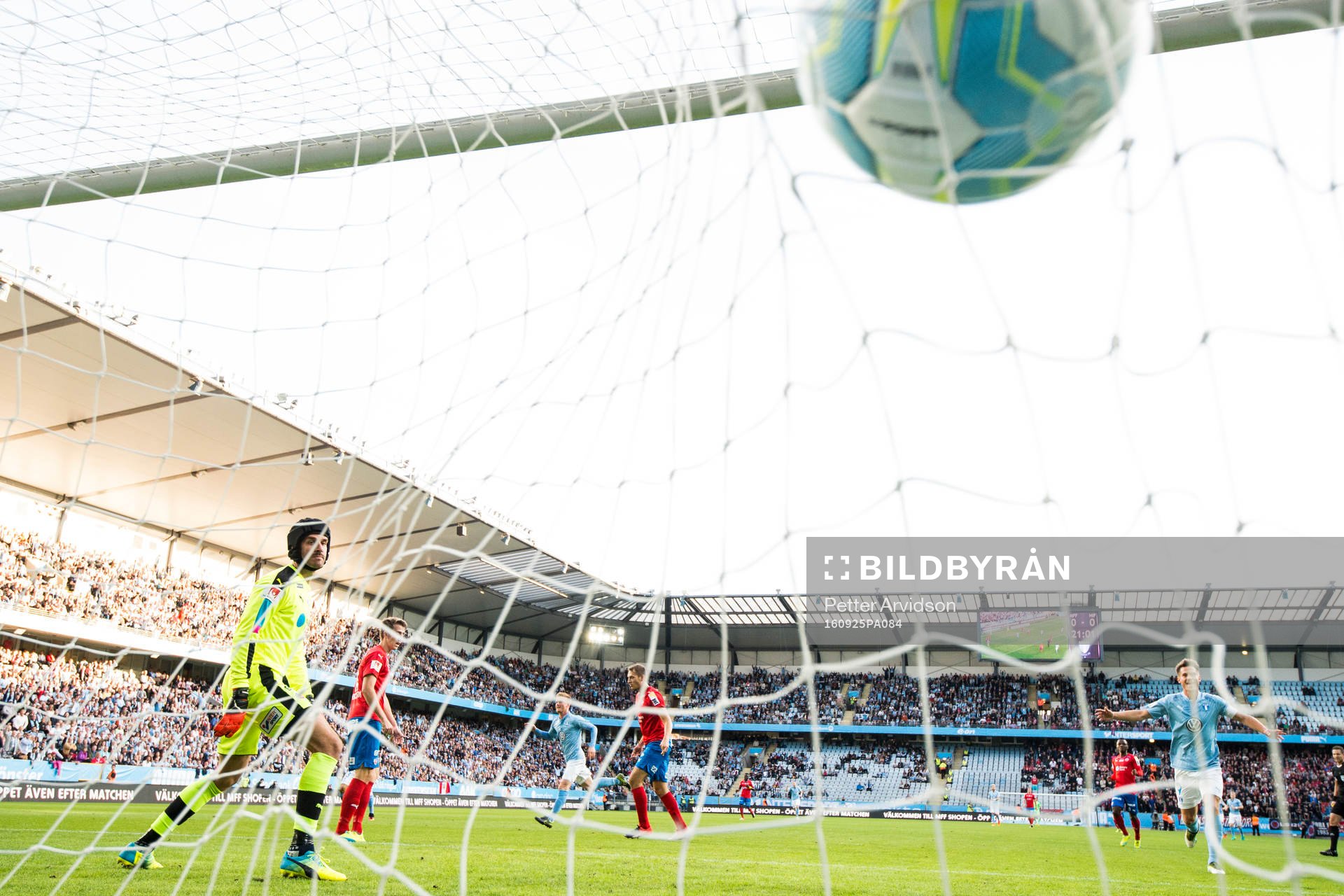 Malmö FFs Anders Christiansen (ej i bild) gör 1-0 bakom