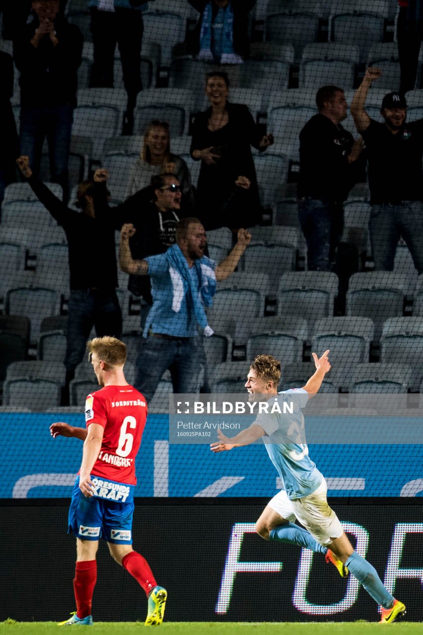 Malmö FFs Mattias Svanberg jublar