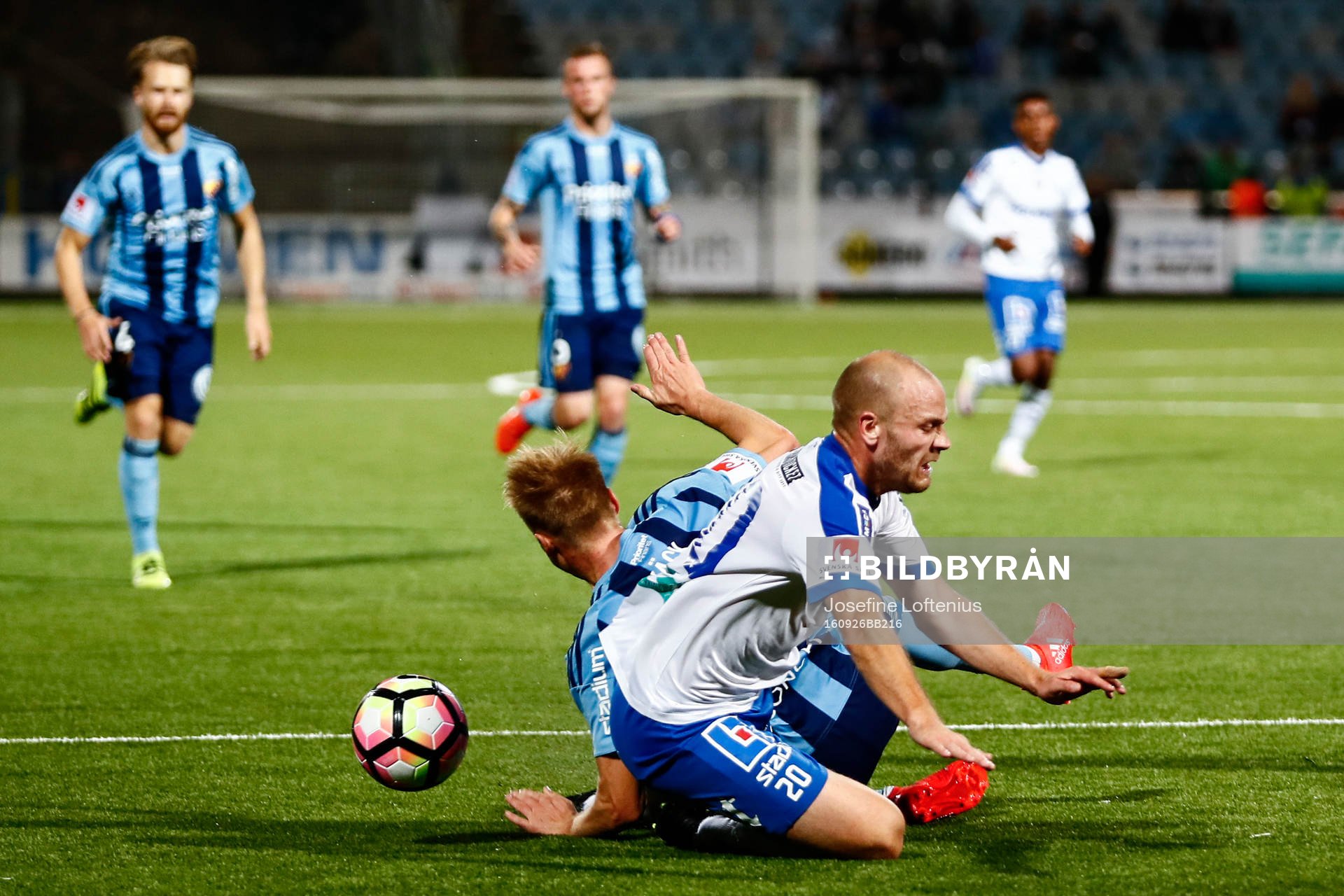 Norrköpings Daniel Sjölund faller i straffområdet