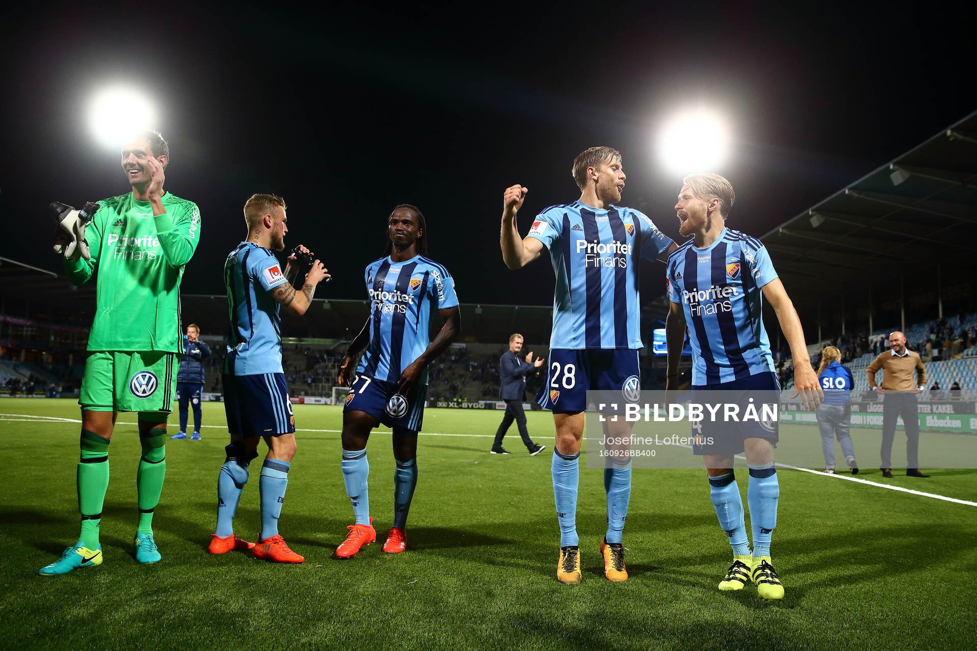 Djurgårdens målvakt Andreas Isaksson , Alexander