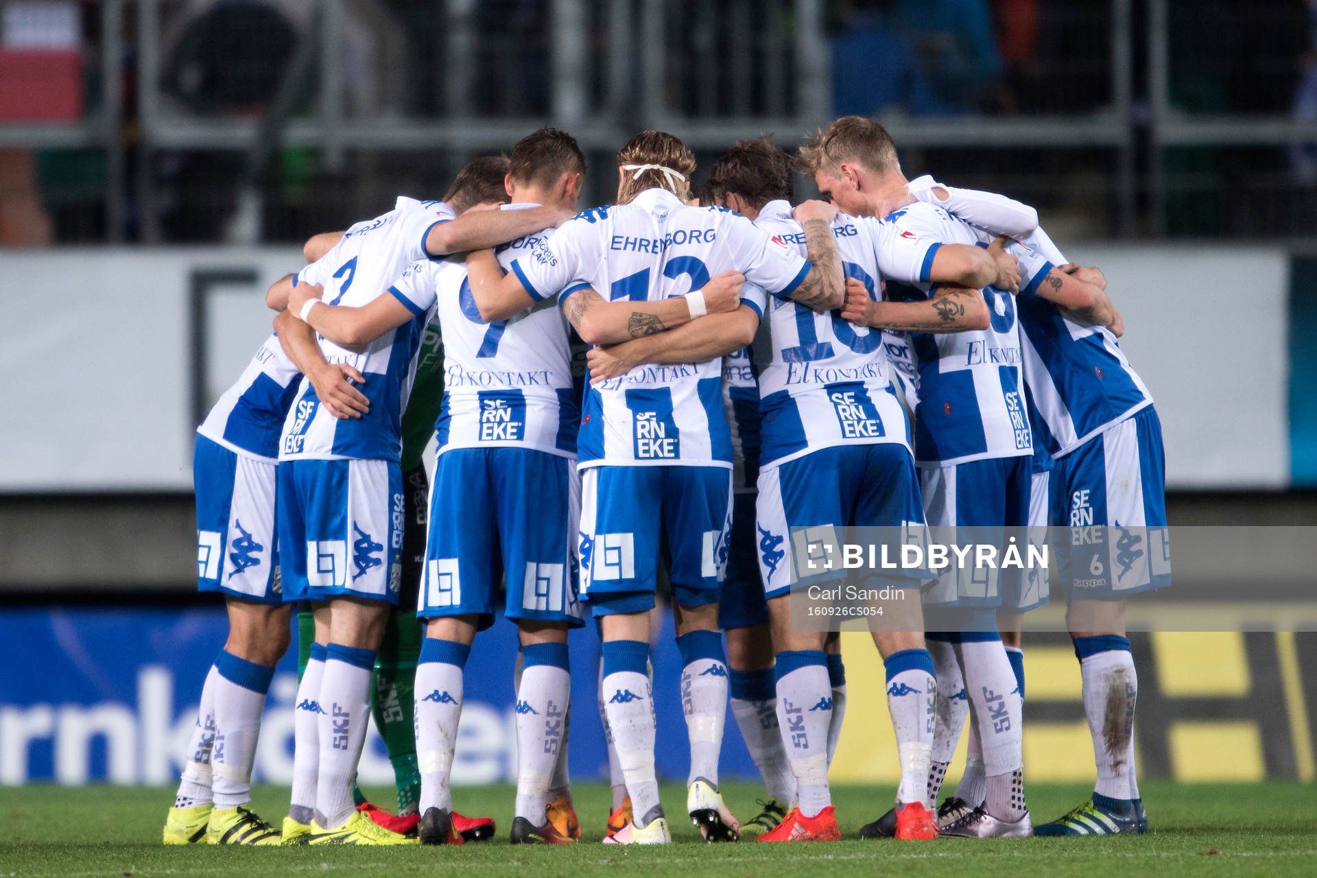 IFK Göteborgs spelare laddar inför andra halvlek under fotbollsmatchen i Allsvenskan mellan IFK Göteborg och Östersund den 26 september 2016 i Göteborg.
