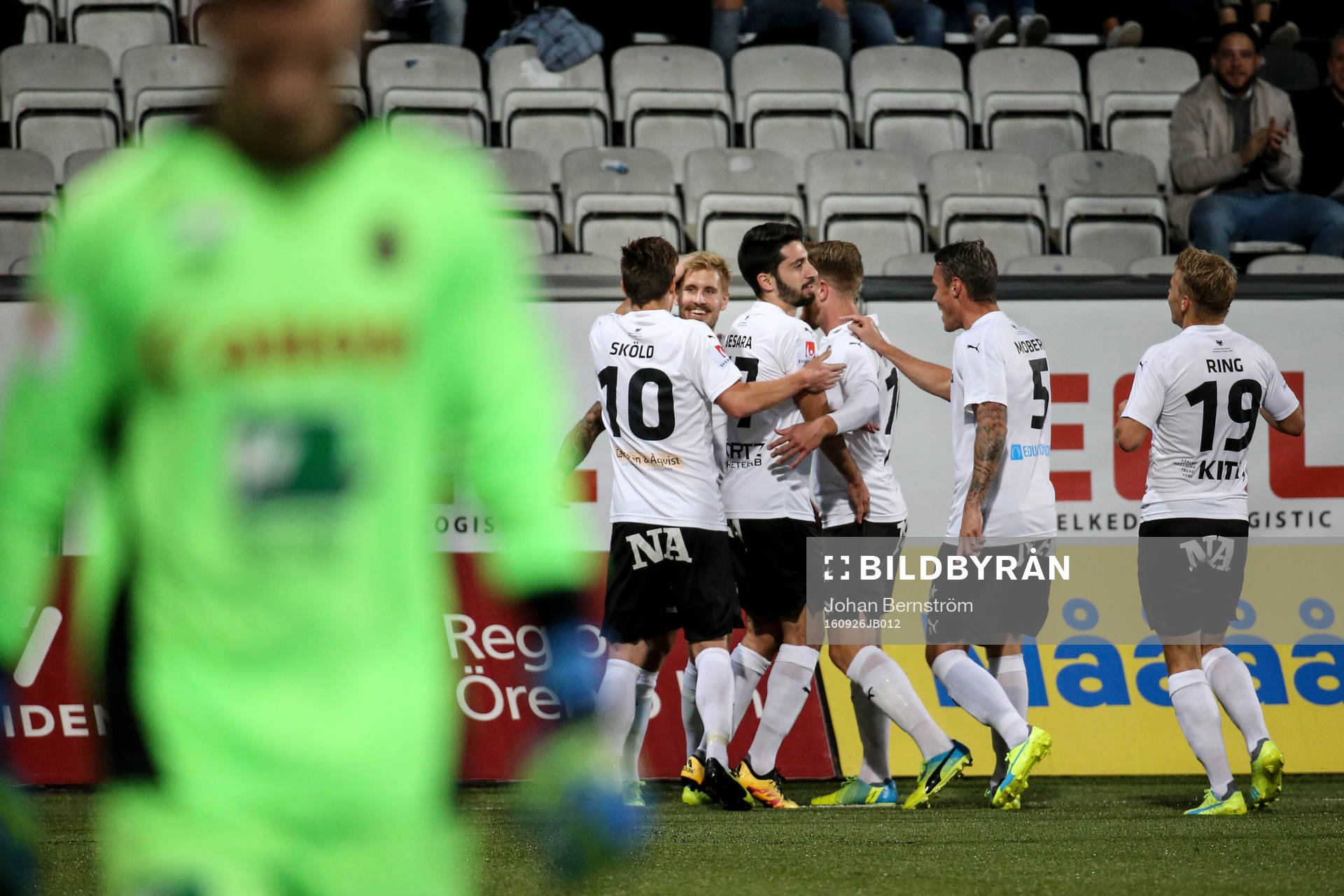 Örebros spelare jublar