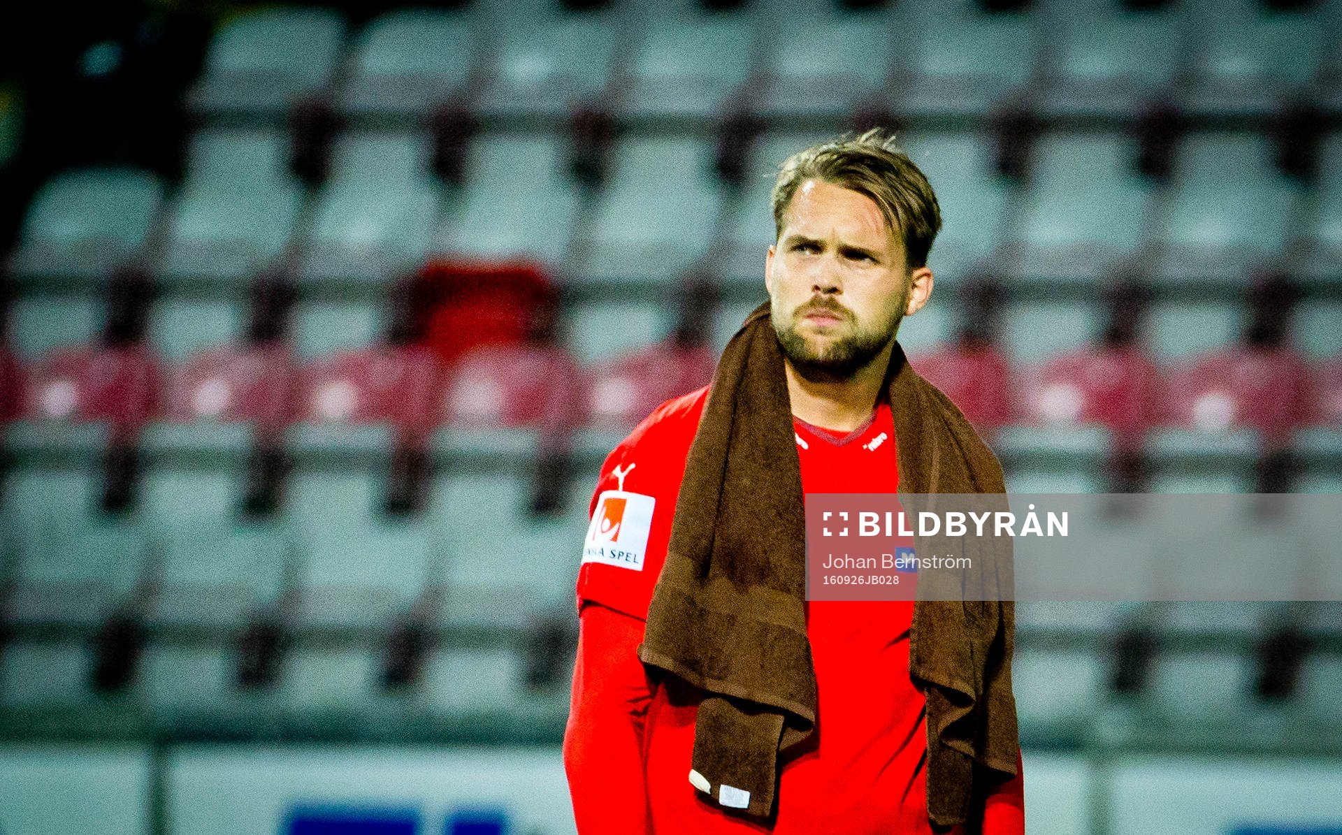 Örebros målvakt Oscar Jansson deppar