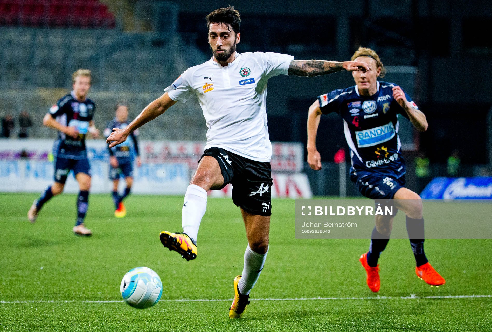 Örebros Nahir Besara och Gefles Jacob Ericsson