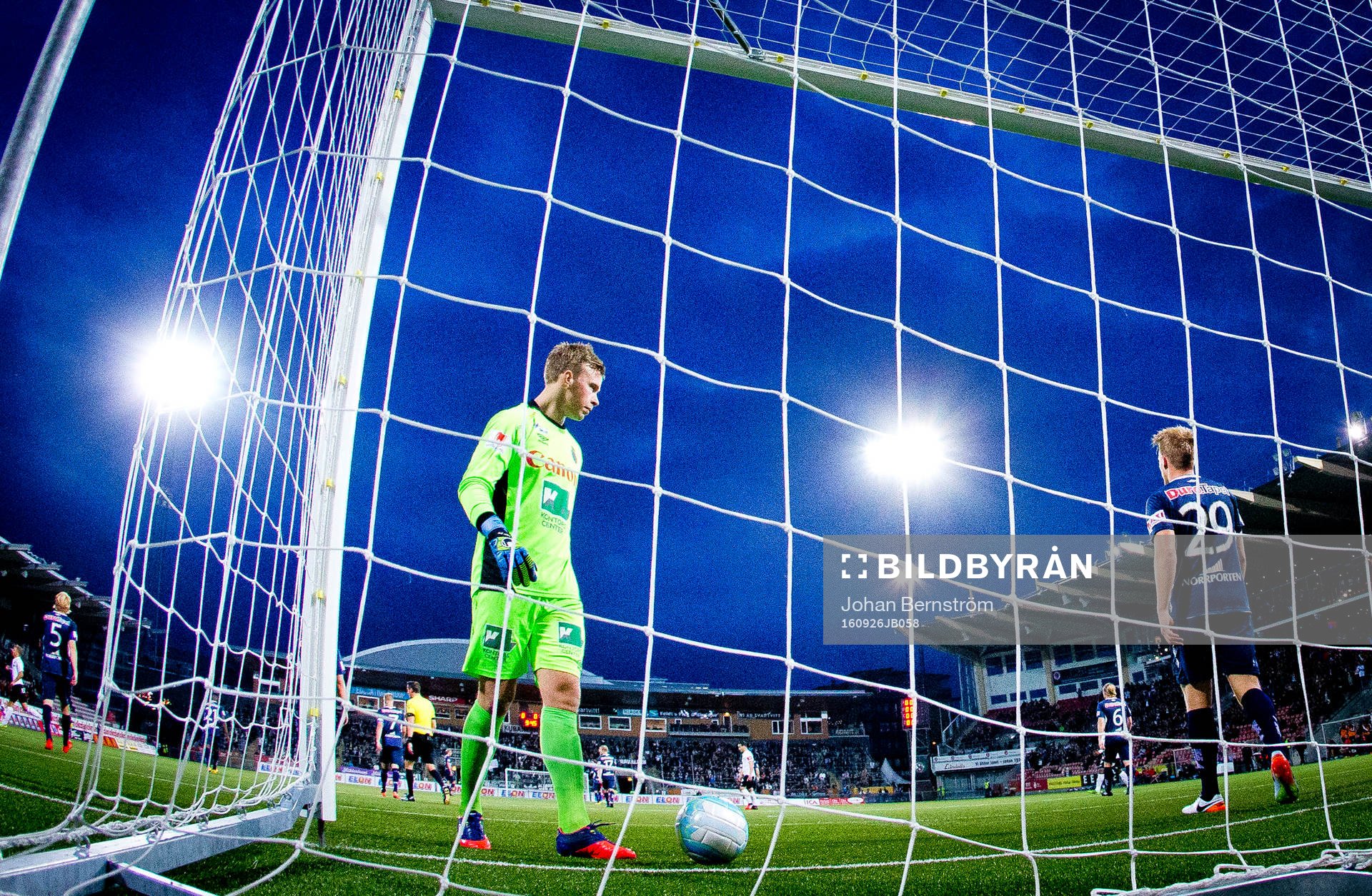Örebros Daniel Björnqvist (ej i bild) gör 1-0 och Gefles