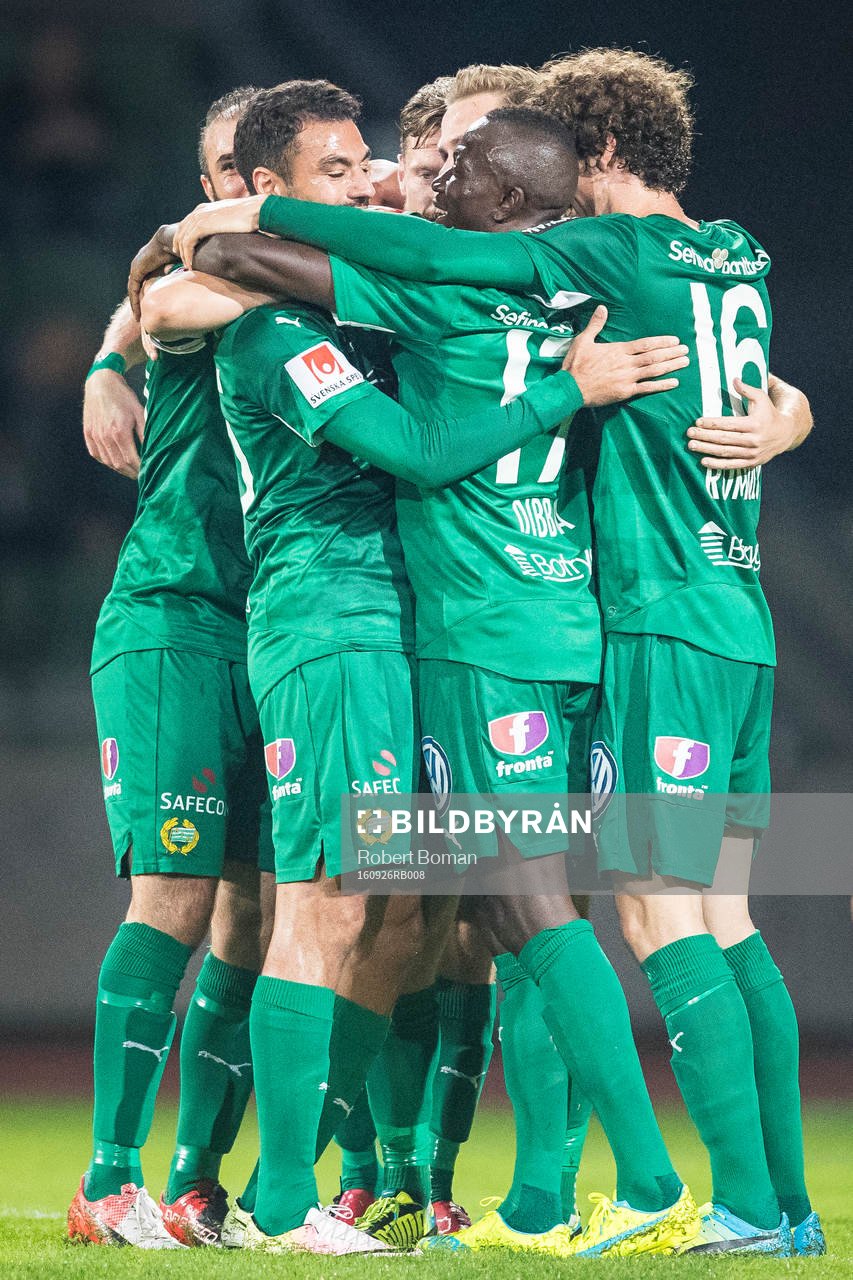Hammarbys spelare jublar