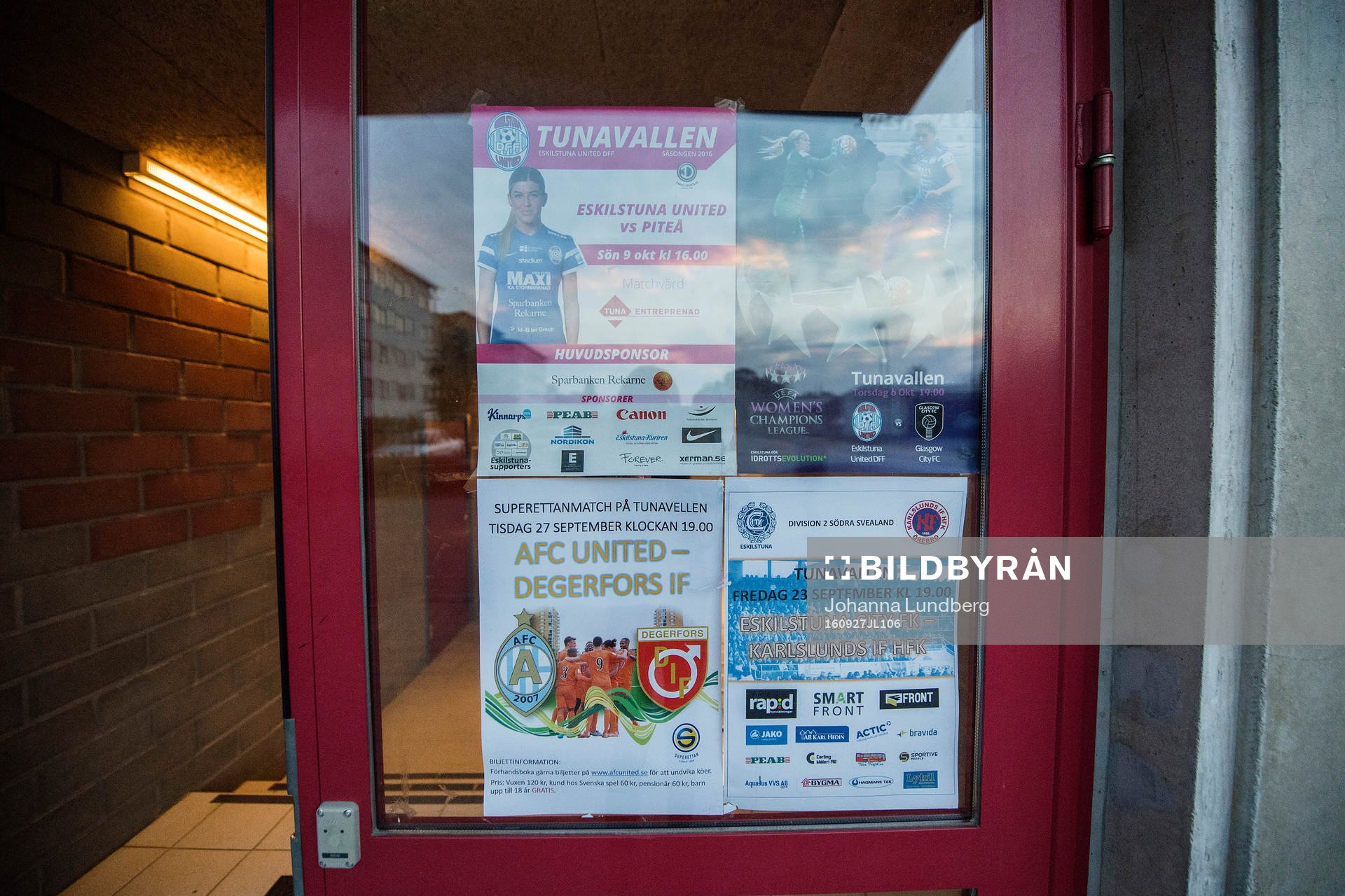 Reklam för kommande matcher på Tunavallen